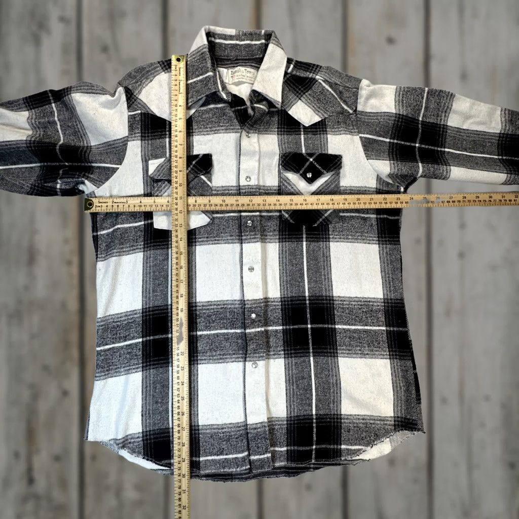Vintage VINTAGE Ranch & Town Shirt Mens L Black & White Plaid Flannel Pearl Snap USA Western 80s 90s Size US L / EU 52-54 / 3 - 1 Thumbnail
