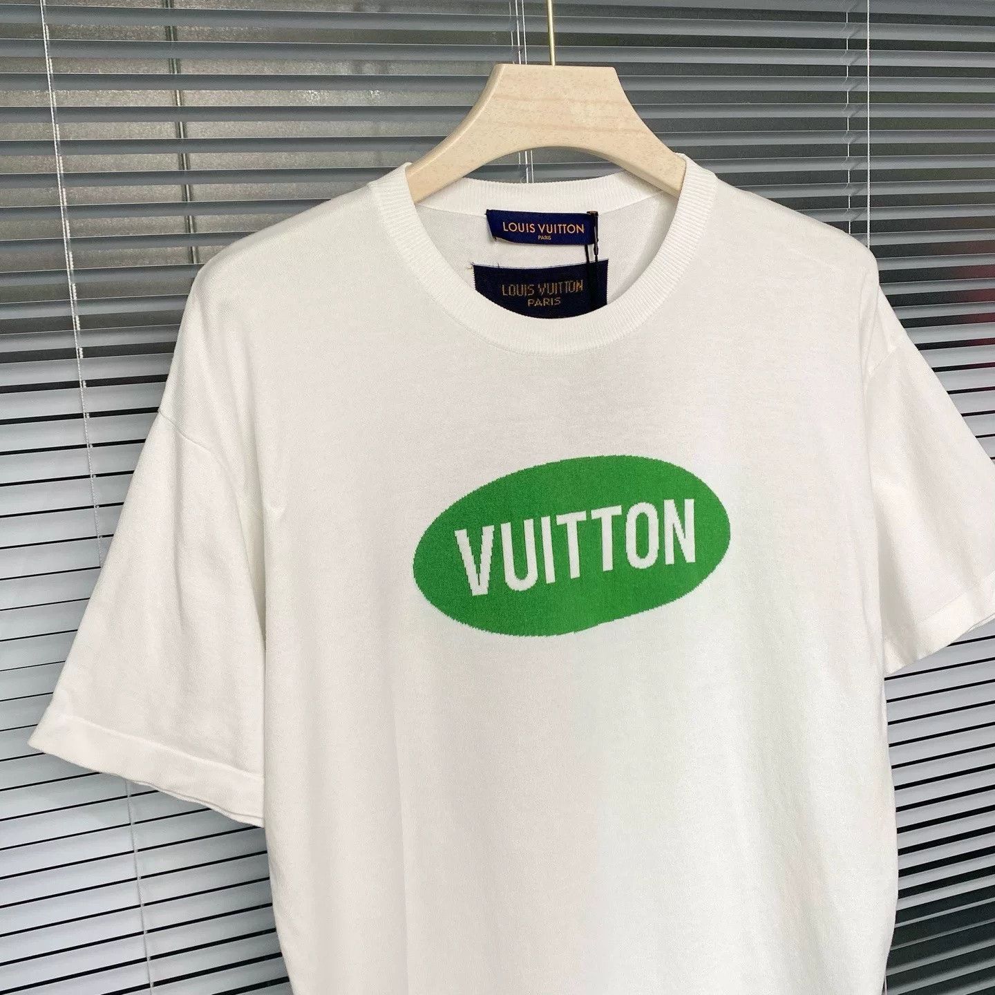 Louis Vuitton Louis Vuitton White Knit Logo Short-Sleeve Size US S / EU 44-46 / 1 - 3 Thumbnail