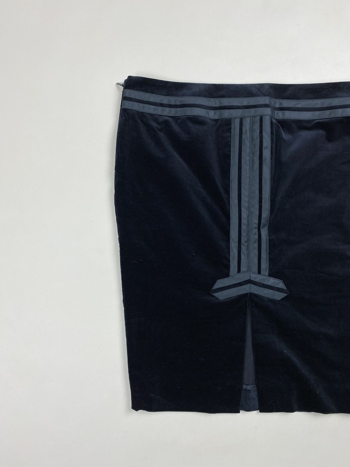 Gucci Gucci By Tom Ford Vintage 2005 Ladies Velour Pencil Skirt Size 32" / US 10 / IT 46 - 15 Thumbnail