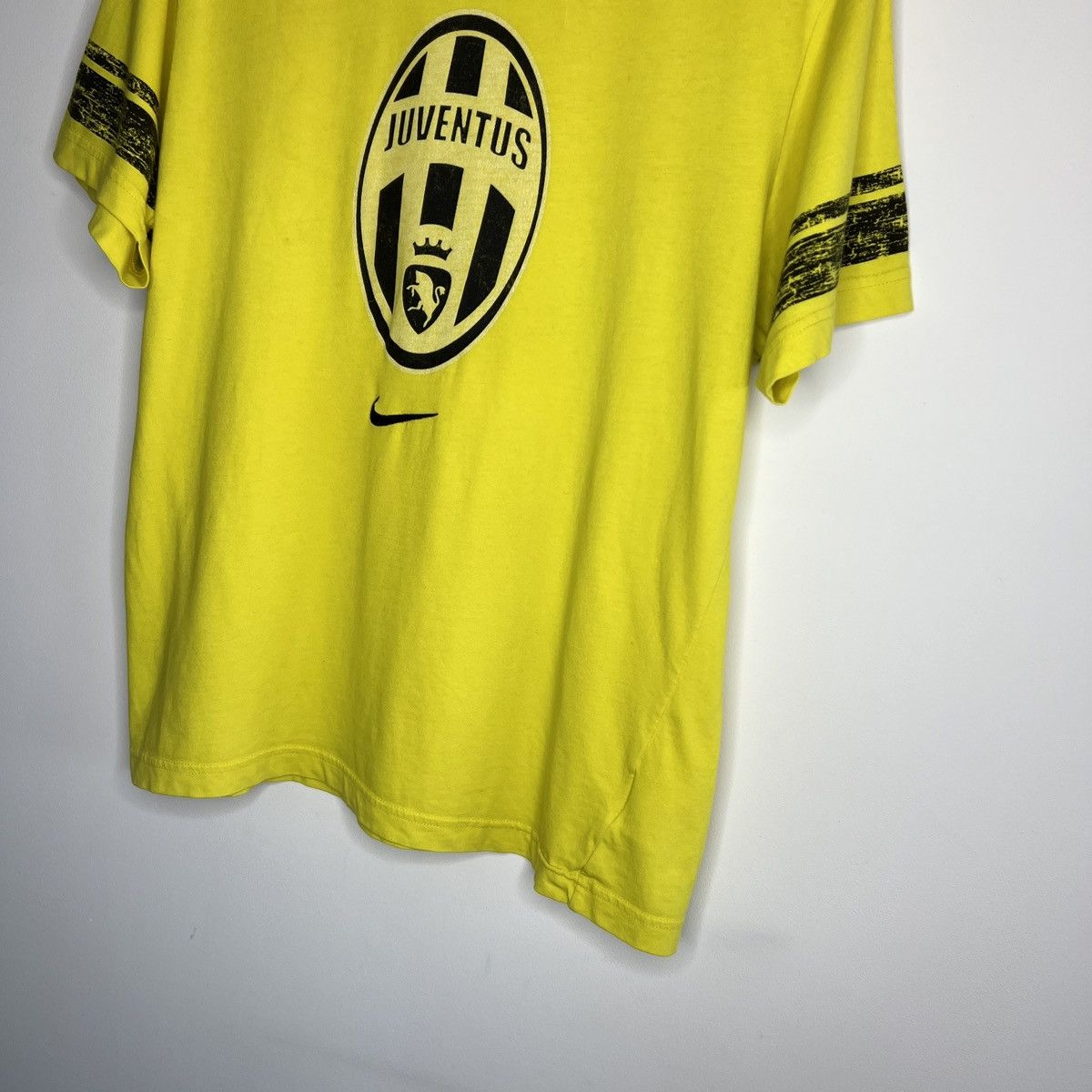 Nike × Vintage 🔥 Vintage 90s Nike Juventus t-shirt football rare retro Y2K Size US M / EU 48-50 / 2 - 2 Thumbnail