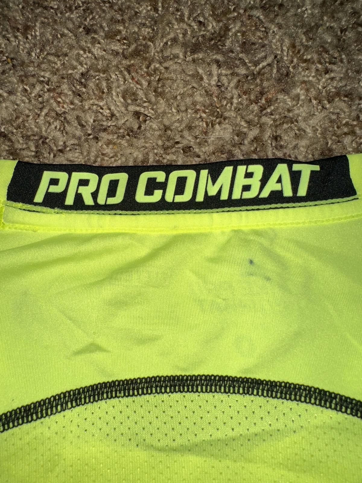 Nike Nike Men's Pro Combat Core Dri Fit Fitted Base Layer Volt Long Sleeve Top 2.0 Size US S / EU 44-46 / 1 - 5 Thumbnail