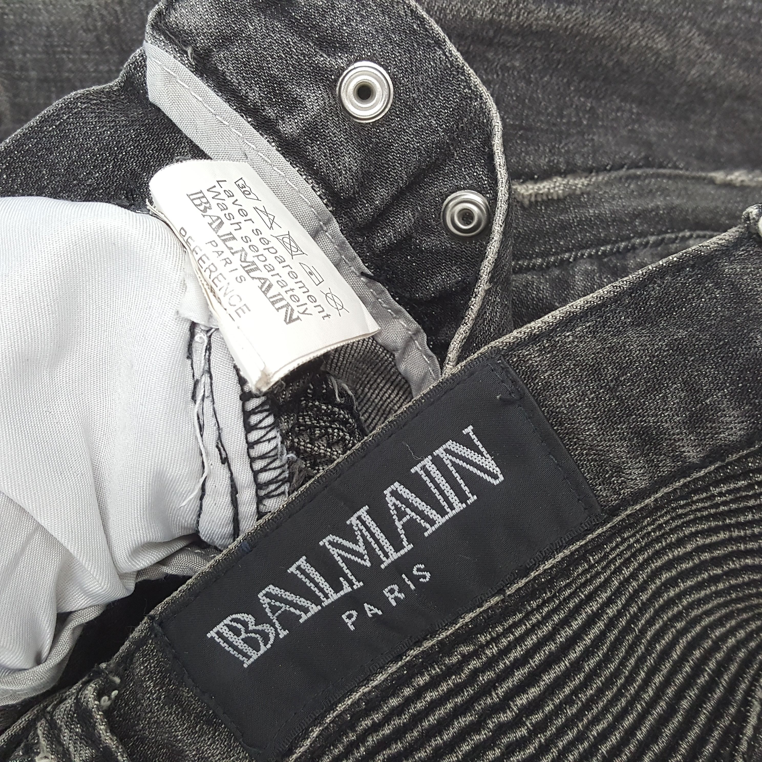 Vintage Vintage BALMAIN Italian Fashion Brand Distressed Jeans Size US 31 - 14 Thumbnail