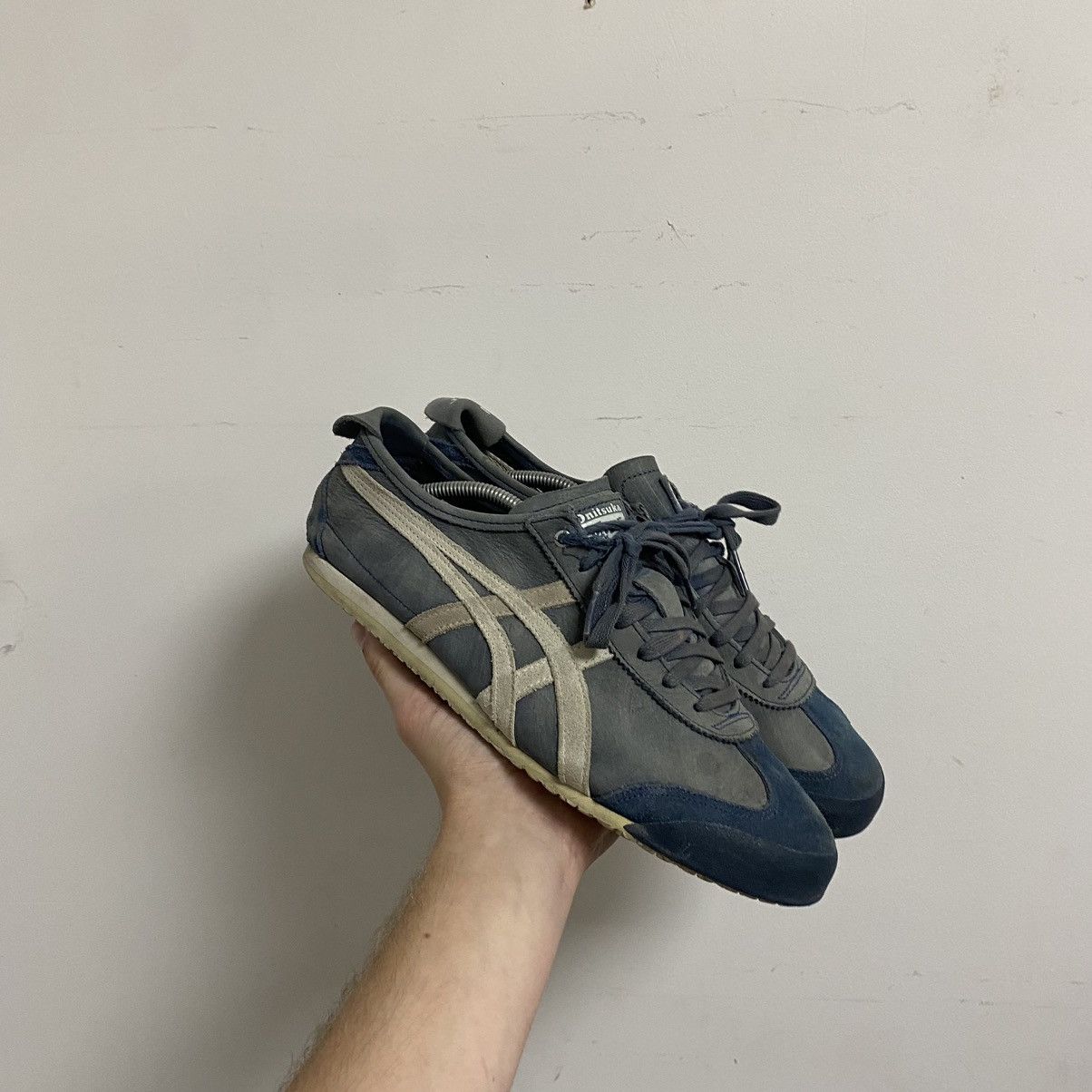 Asics Asics Tiger Onitsuka Vintage Sneakers Size US 9.5 / EU 42-43 - 1 Thumbnail