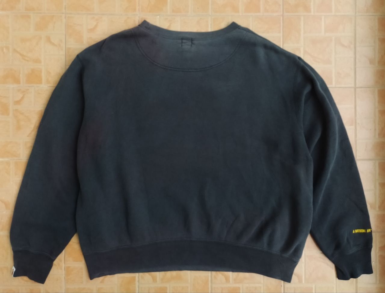 Bape BAPE VINTAGE LOGO CREWNECK SWEATSHIRT SIZE L Size US L / EU 52-54 / 3 - 7 Thumbnail