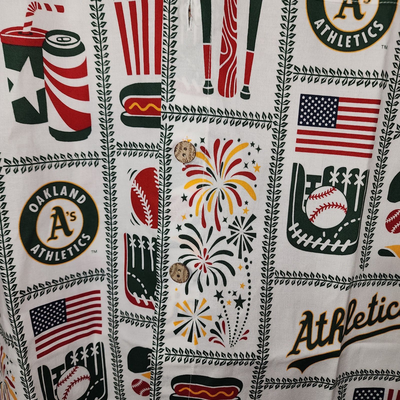 MLB Oakland A short sleeve button up shirt size Medium Size US M / EU 48-50 / 2 - 2 Thumbnail