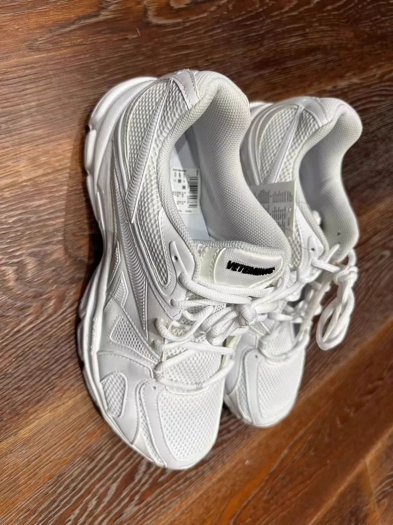 Vetements Vetements Reebok x Co-Branded Pure White Colorway Size US 9 / EU 42 - 1 Thumbnail