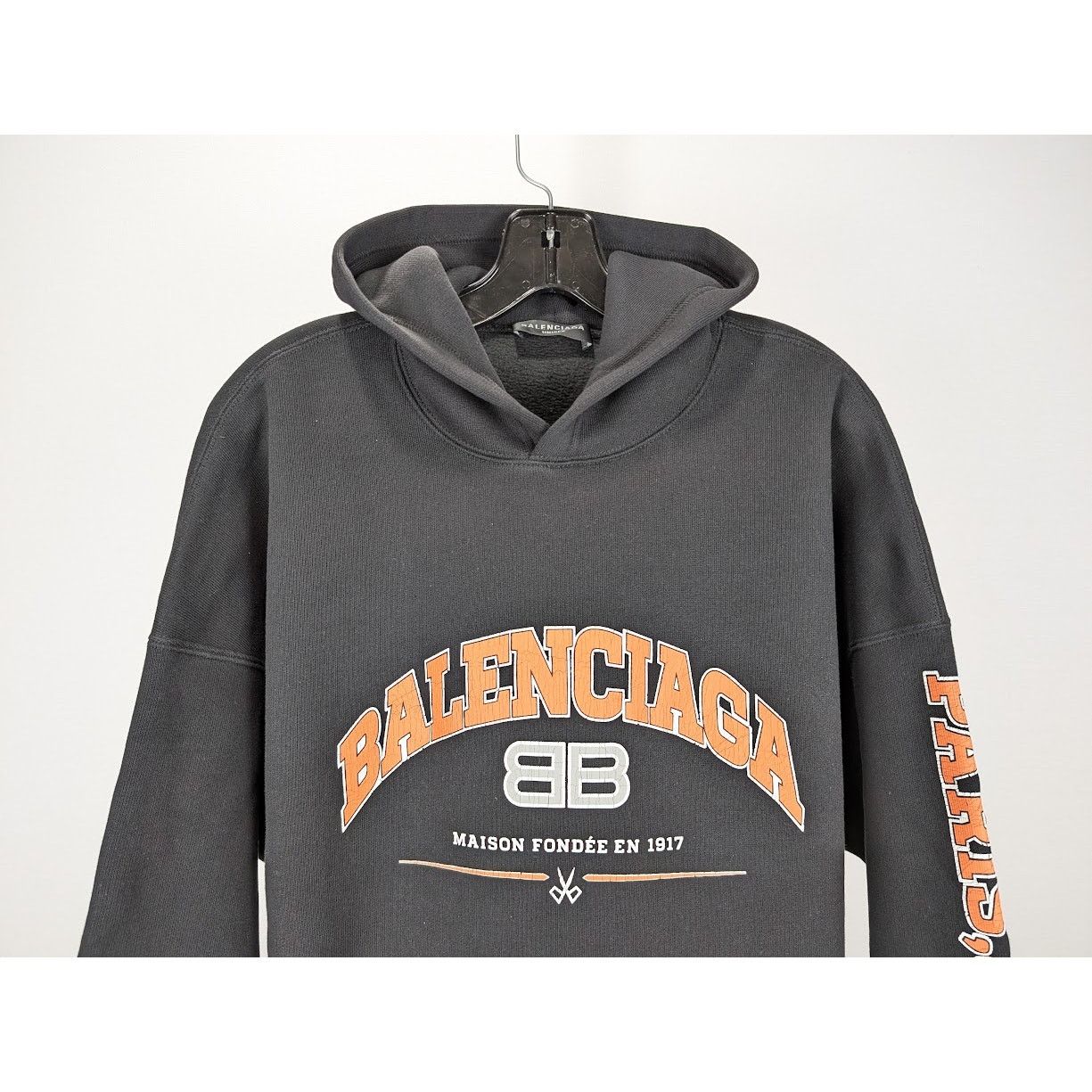 Balenciaga o1rshd1 Hoodie in Black Size US S / EU 44-46 / 1 - 5 Thumbnail