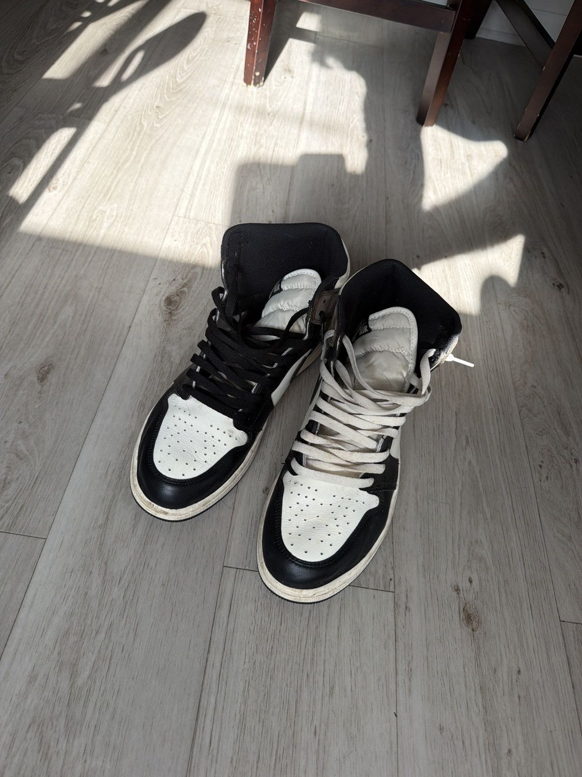 Jordan Brand Jordan 1 High Dark Mocha Size US 12.5 / EU 45-46 - 3 Thumbnail