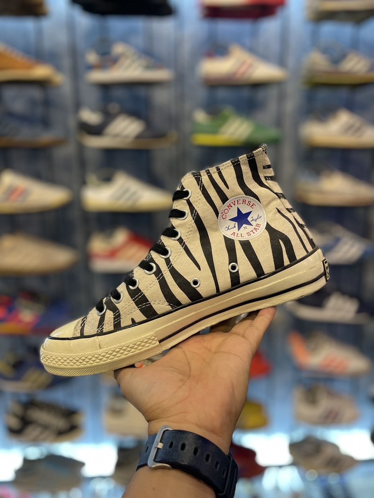 Converse Converse Chuck Taylor All Star 70 Hi Zebra Size US 8.5 / EU 41-42 - 3 Thumbnail