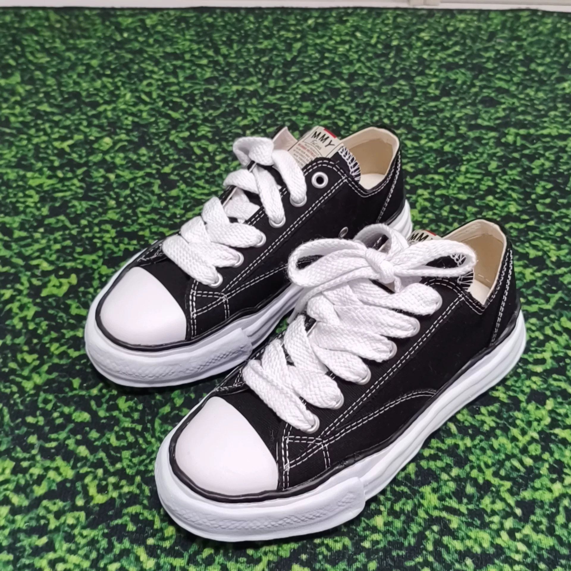 Maison MIHARA YASUHIRO Black Lowtop Sneakers 40 Men