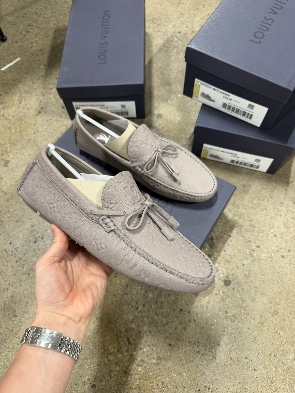 Louis Vuitton Louis Vuitton Driving Monogram Leather Loafers NEW Size US 7 / EU 40 - 2 Thumbnail