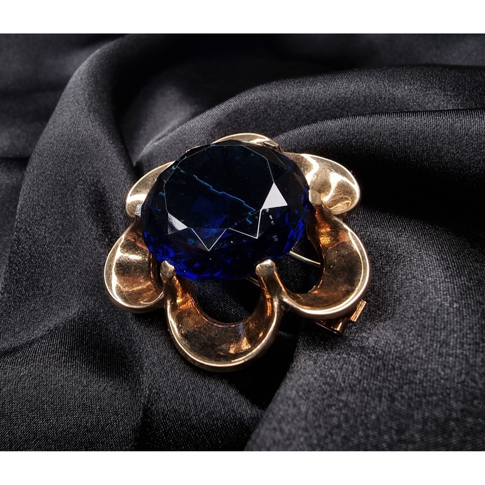 Vintage Rare Find Unique Vintage CROWN TRIFARI 1940s Gold-Tone Flowe Size ONE SIZE - 3 Thumbnail