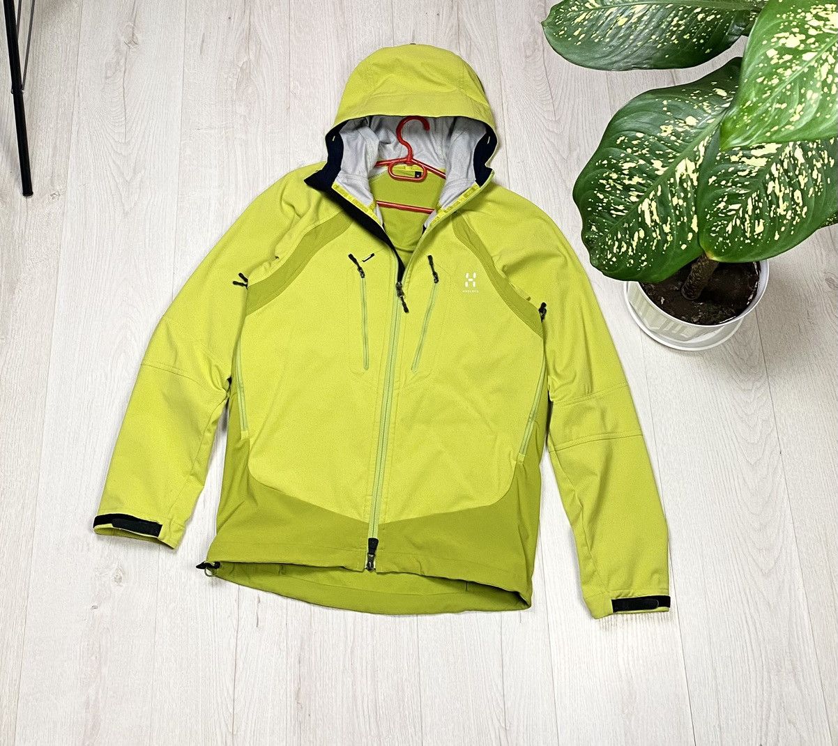 Haglofs HAGLOFS SCANDINAVIA AB WINDSTOPPER SIZE M Size US M / EU 48-50 / 2 - 6 Thumbnail