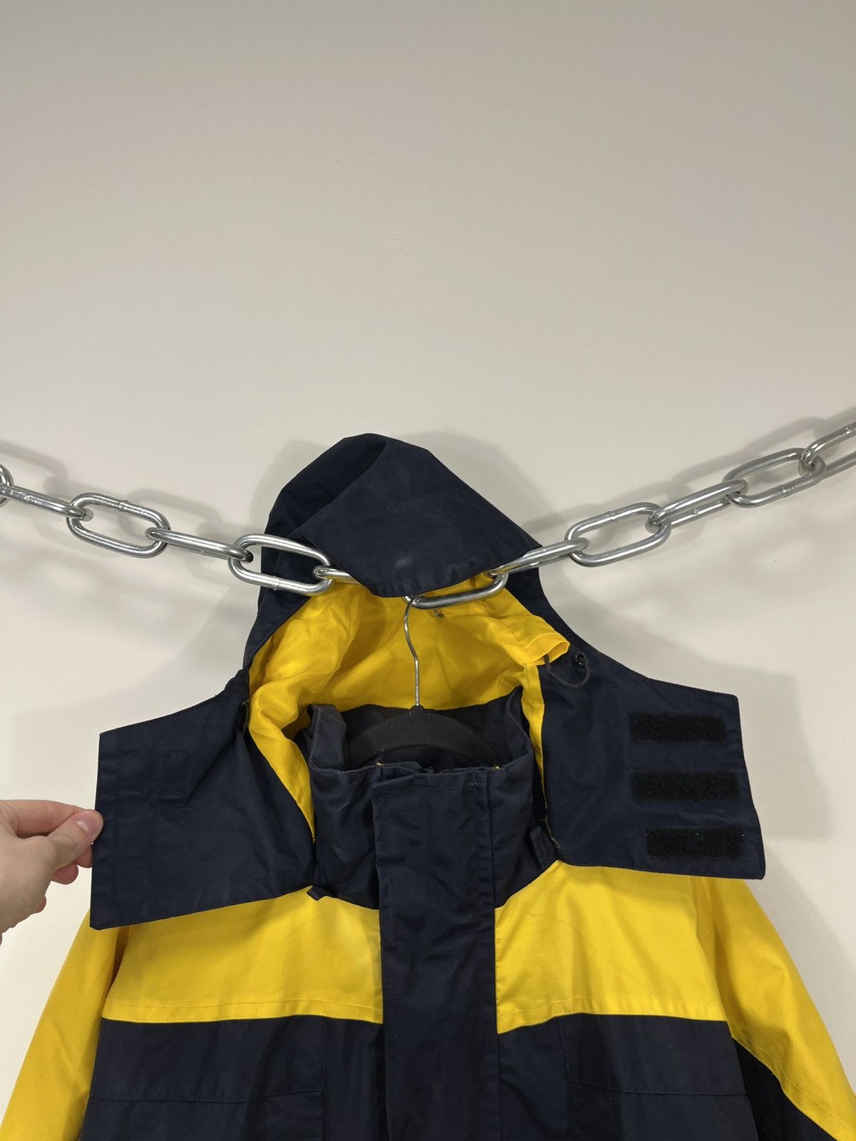 Oakley Vintage Oakley 90s Tech Hooded Outdoor Windbreaker Jacket Size US M / EU 48-50 / 2 - 15 Thumbnail