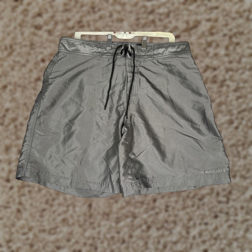 The North Face The North Face Shorts Mens 34 Gray Nylon Quick Dry 9 Inseam Bermuda Casual Outdoor Summer Pockets Drawstring Mens Size US 34 / EU 50 - 1 Thumbnail