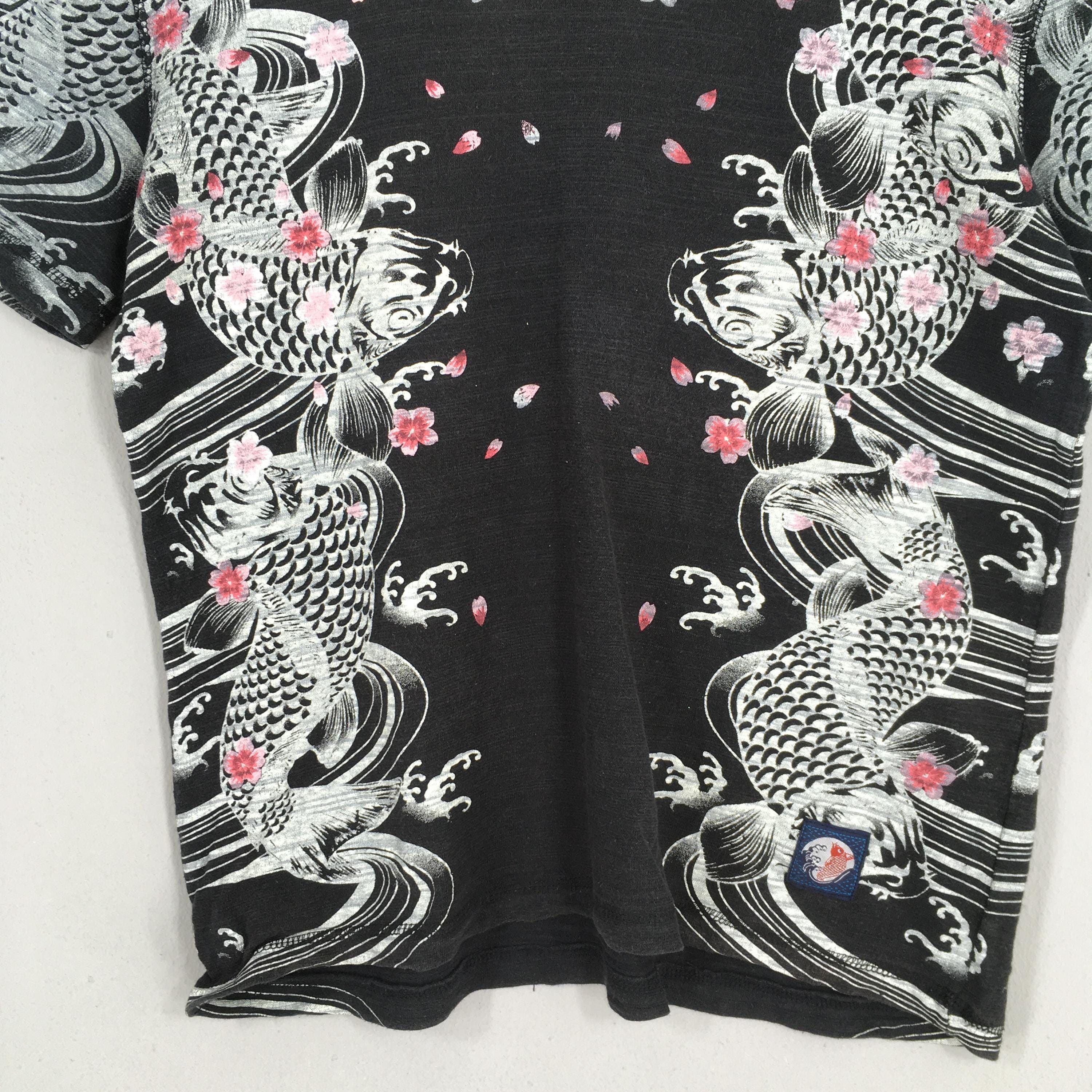 Japanese Brand Vintage Fish Koi Japanese Culture Sukajan Black Tshirt Large Size US L / EU 52-54 / 3 - 3 Thumbnail