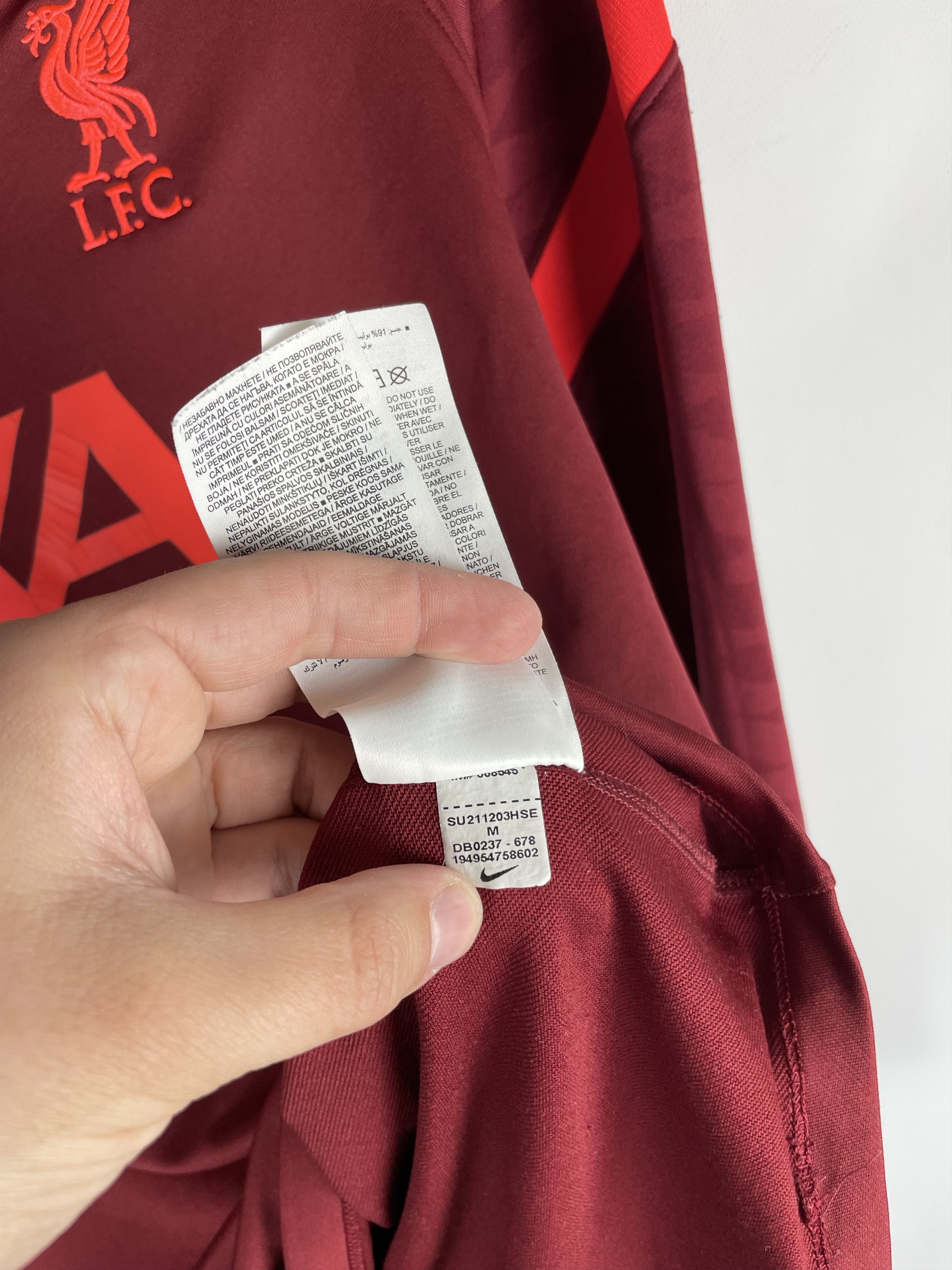 Nike VINTAGE NIKE LIVERPOOL FC SOCCER JERSEY SHIRT Y2K Size US M / EU 48-50 / 2 - 8 Thumbnail