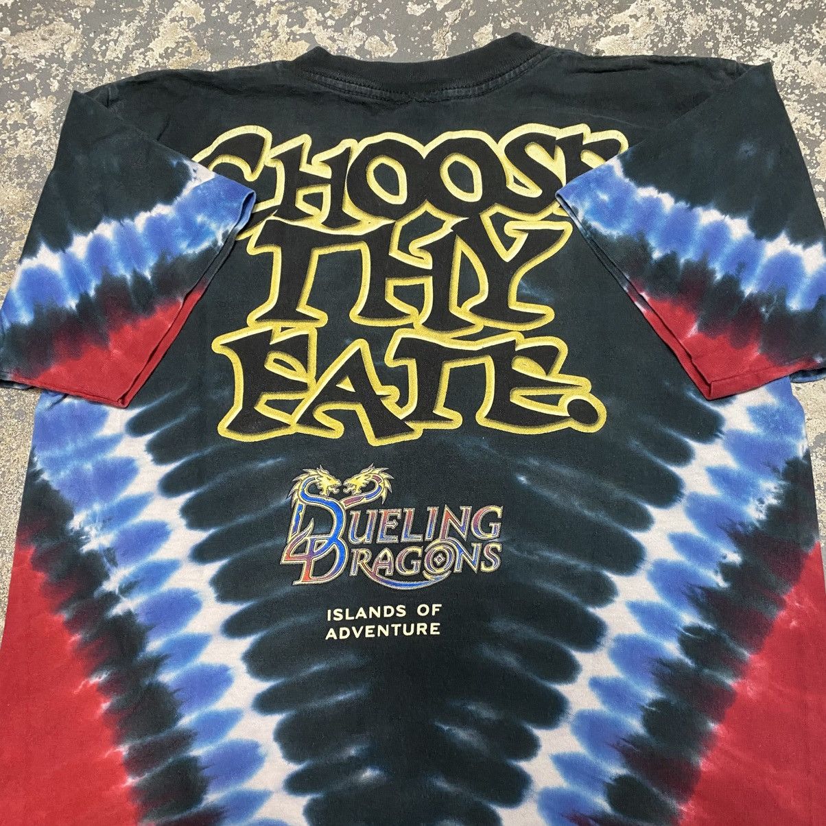 Liquid Blue × Universal Studios × Vintage Vintage Dragon Flame Dueling Dragons Universal Studios Tshir Size US S / EU 44-46 / 1 - 7 Thumbnail