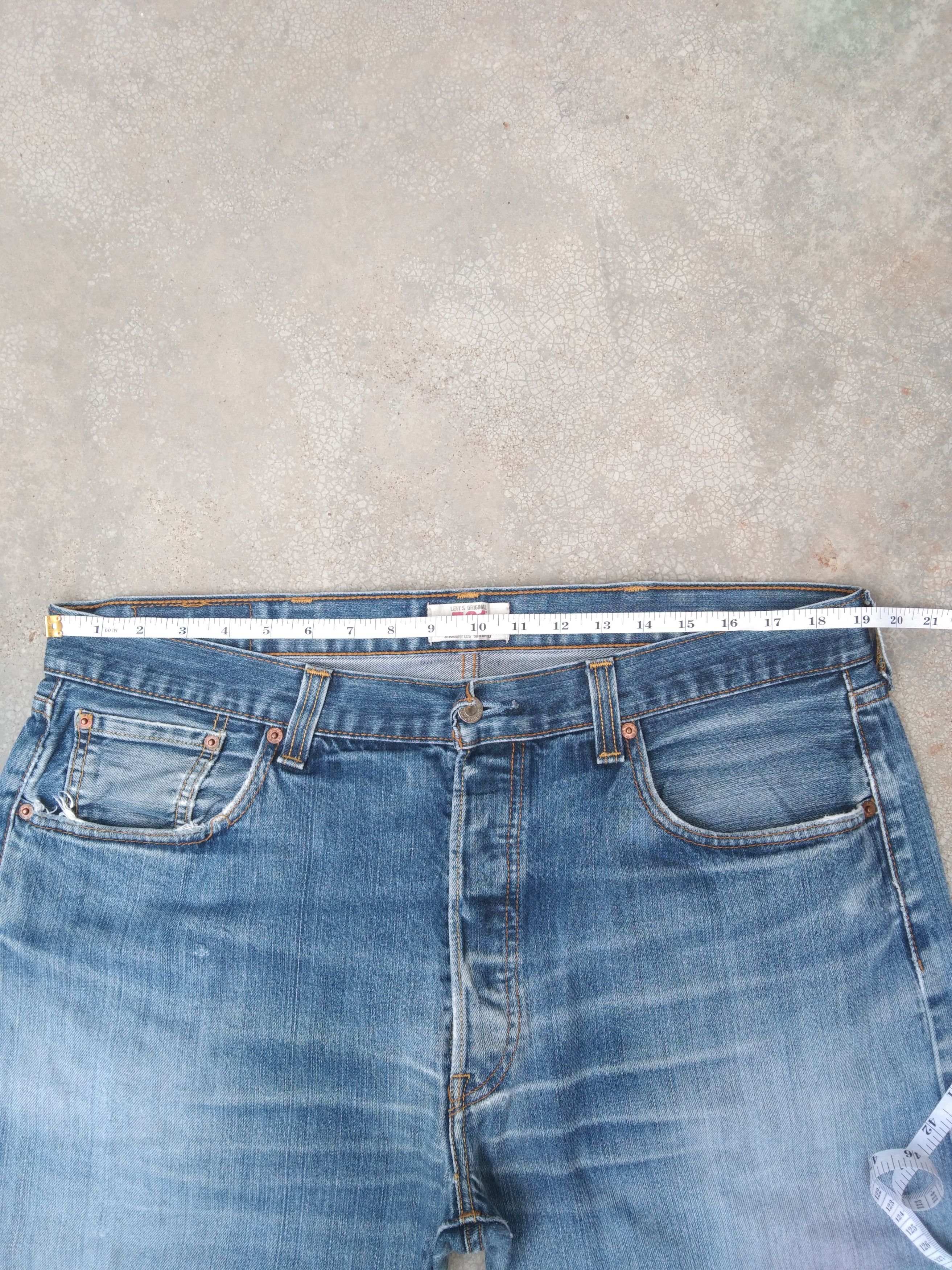 Levi's Vintage Levi's 501 Faded Blue Straight Leg Jeans 38x32 Size US 38 / EU 54 - 5 Thumbnail