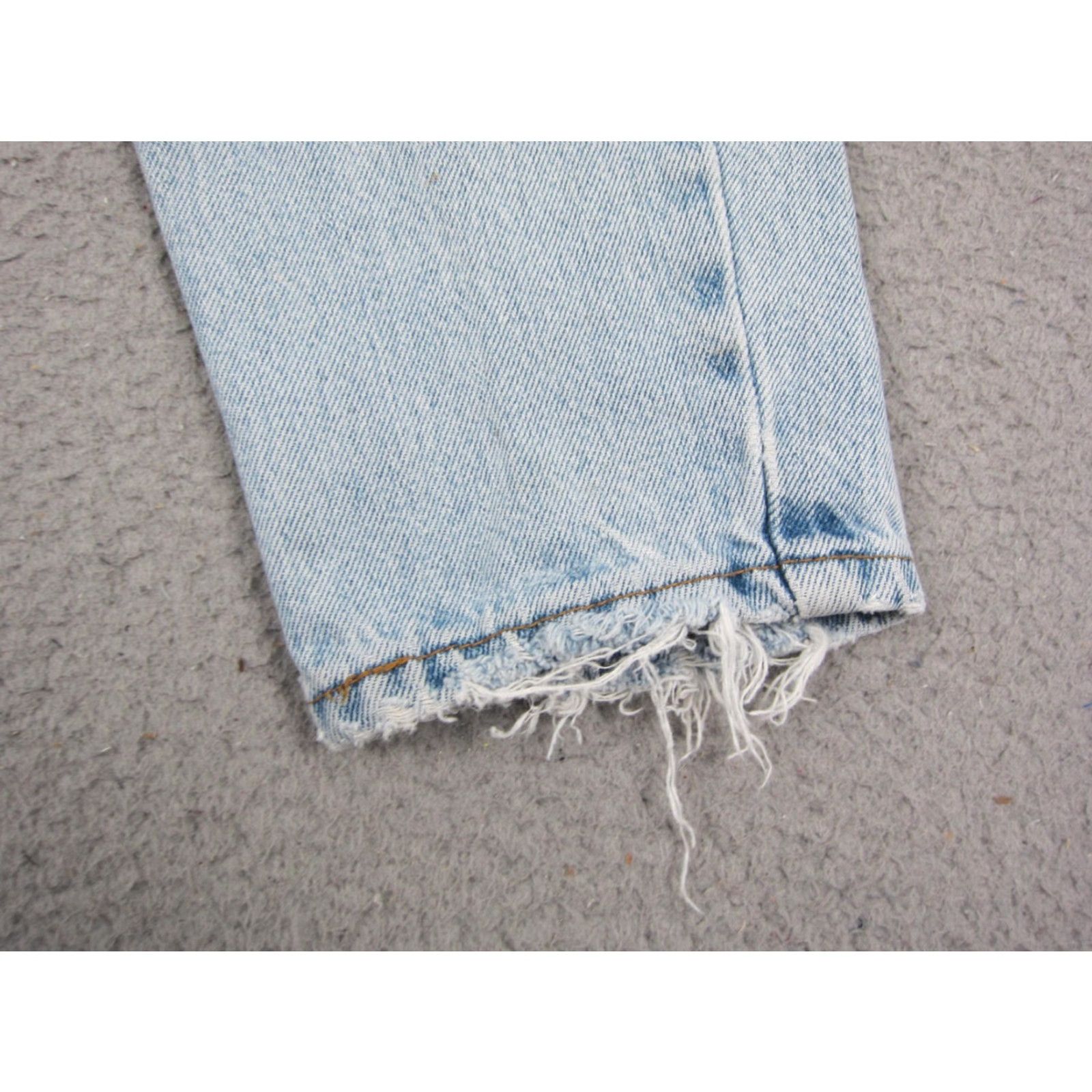 Levi's VINTAGE Levi's 521 Jeans Womens 27x25 Blue Denim Tapered 10 Petite Made in USA Size 32" / US 10 / IT 46 - 6 Thumbnail