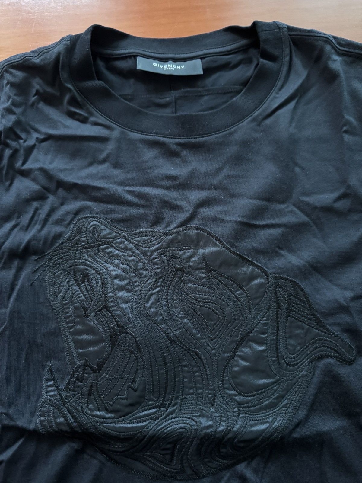 Givenchy Givenchy by Riccardo Tisci — Rare Dog Embroidery Tee Size US M / EU 48-50 / 2 - 2 Thumbnail