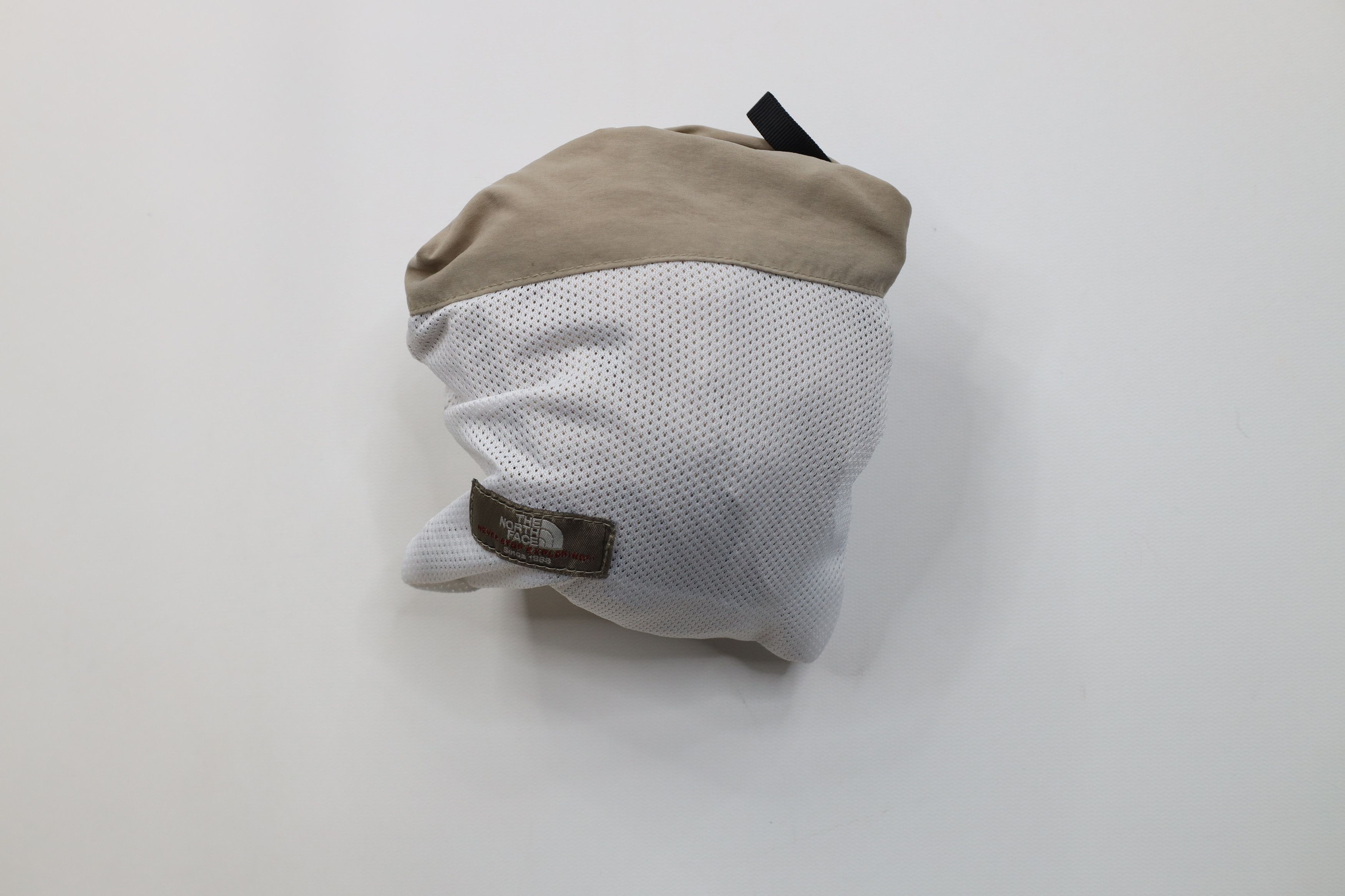 The North Face Vintage The North Face Baggy Fit Baggies Shorts Nylon Beige Size US 34 / EU 50 - 13 Thumbnail