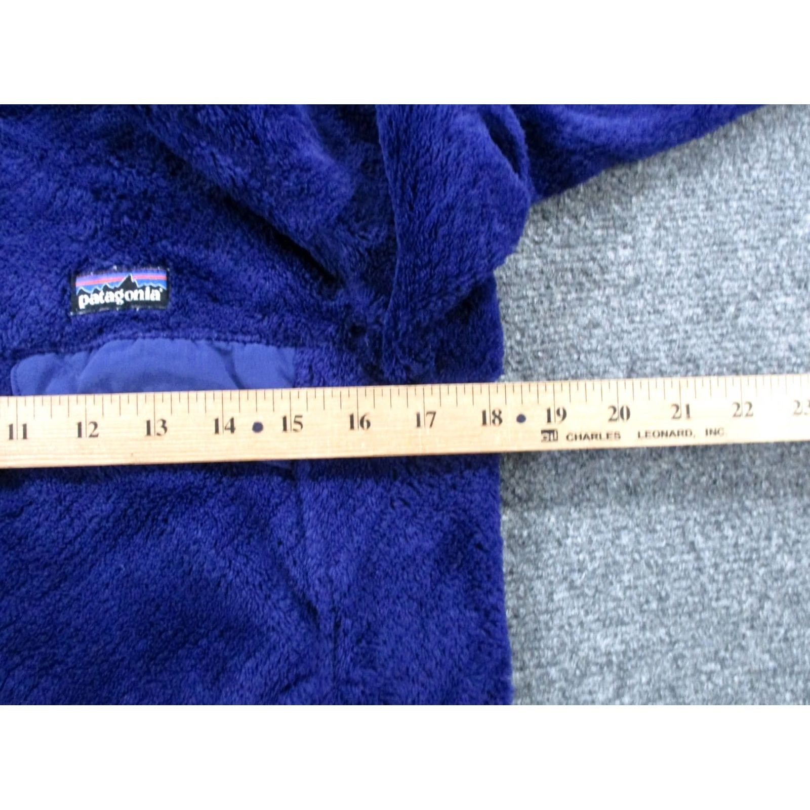 Patagonia Keywords: "Patagonia," "Jacket," "Women," "S," "Blue," "Polartec," "Outdoor," "Hiking," and "Camping" are all present relevant Size S / US 4 / IT 40 - 5 Thumbnail