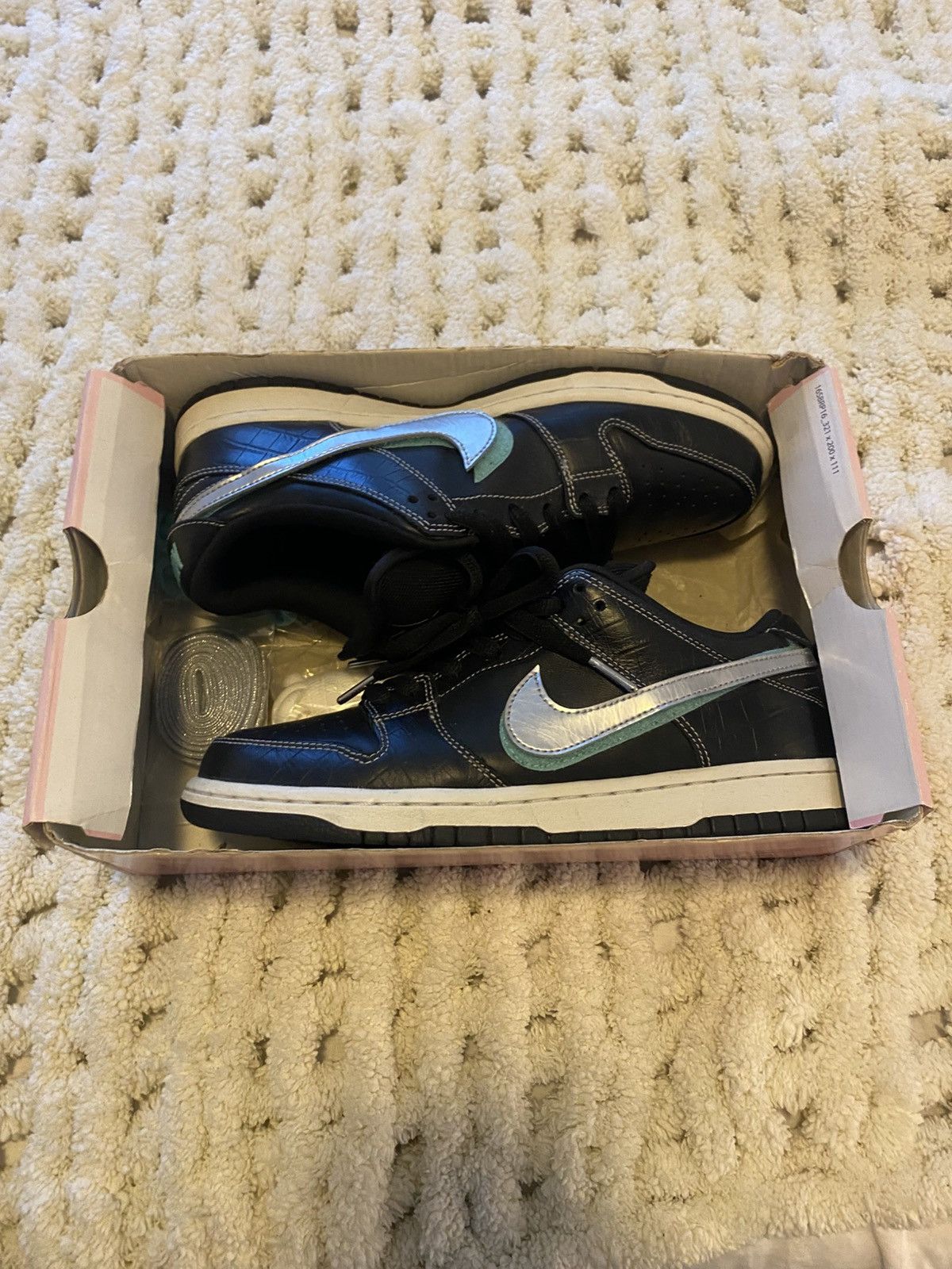 Nike SB Nike SB Diamond Size US 8.5 / EU 41-42 - 1 Thumbnail