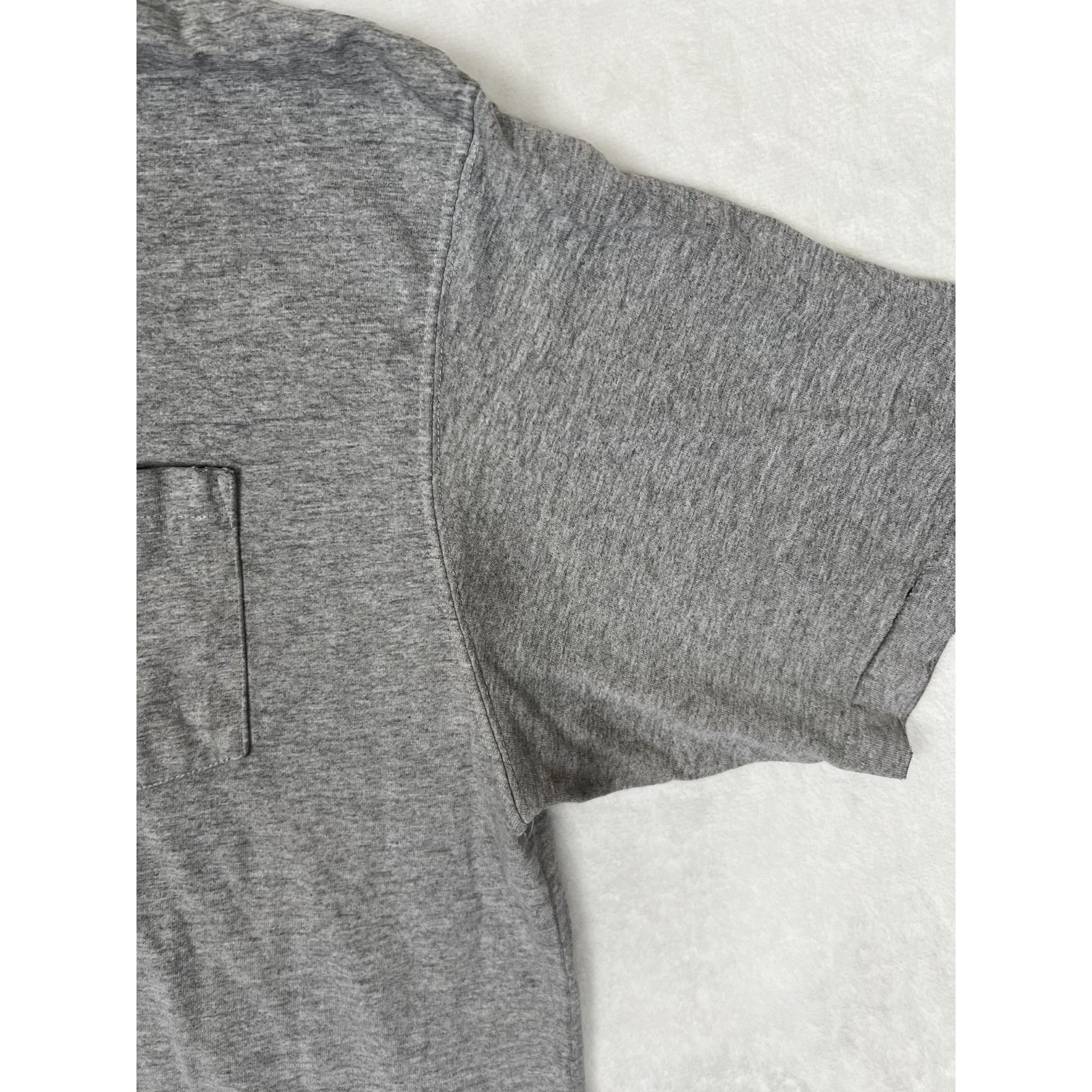 Carhartt Vintage Carhartt Gray Pocket Tee T-Shirt Size XL Distressed Size US XL / EU 56 / 4 - 3 Thumbnail