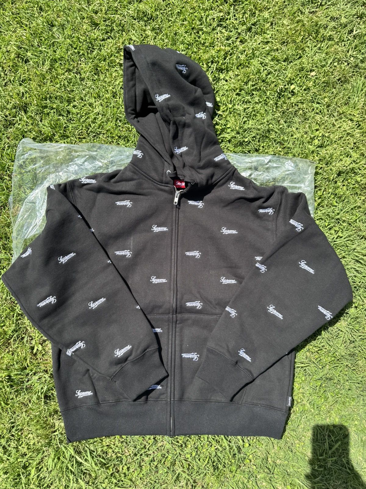 Supreme Supreme Repeat Script Zip Up Hooded Sweatshirt Size US S / EU 44-46 / 1 - 1 Thumbnail