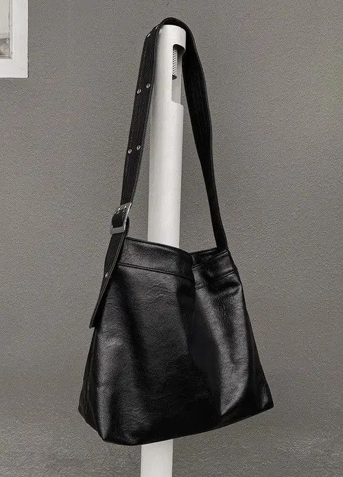 VIBE Faux Leather Black Shoulder Messanger Bag Size ONE SIZE - 4 Thumbnail