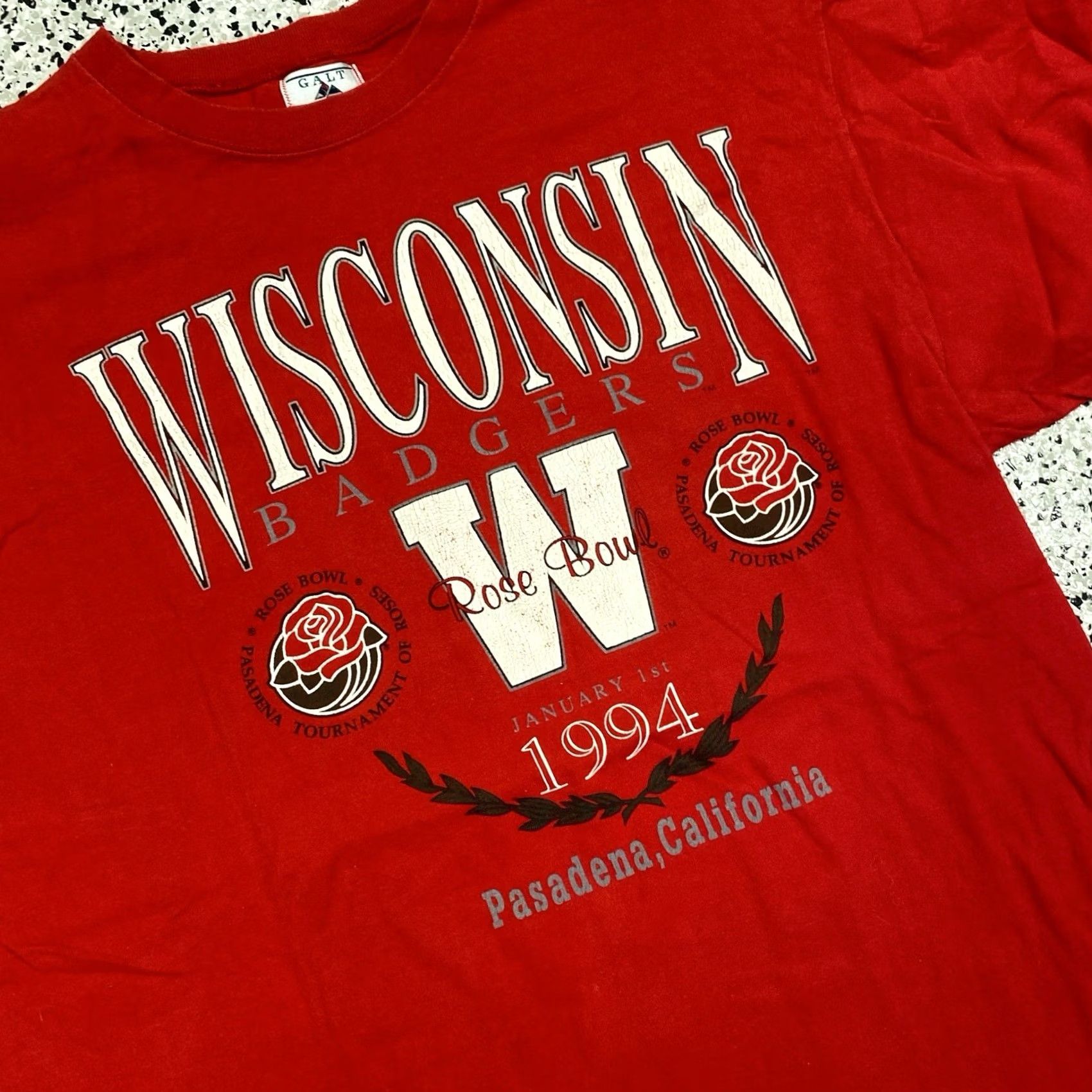 NCAA NCAA Wisconsin Football Vintage 1994 Rose Bowl Red T-Shirt L USA Made Mens Size US L / EU 52-54 / 3 - 4 Thumbnail
