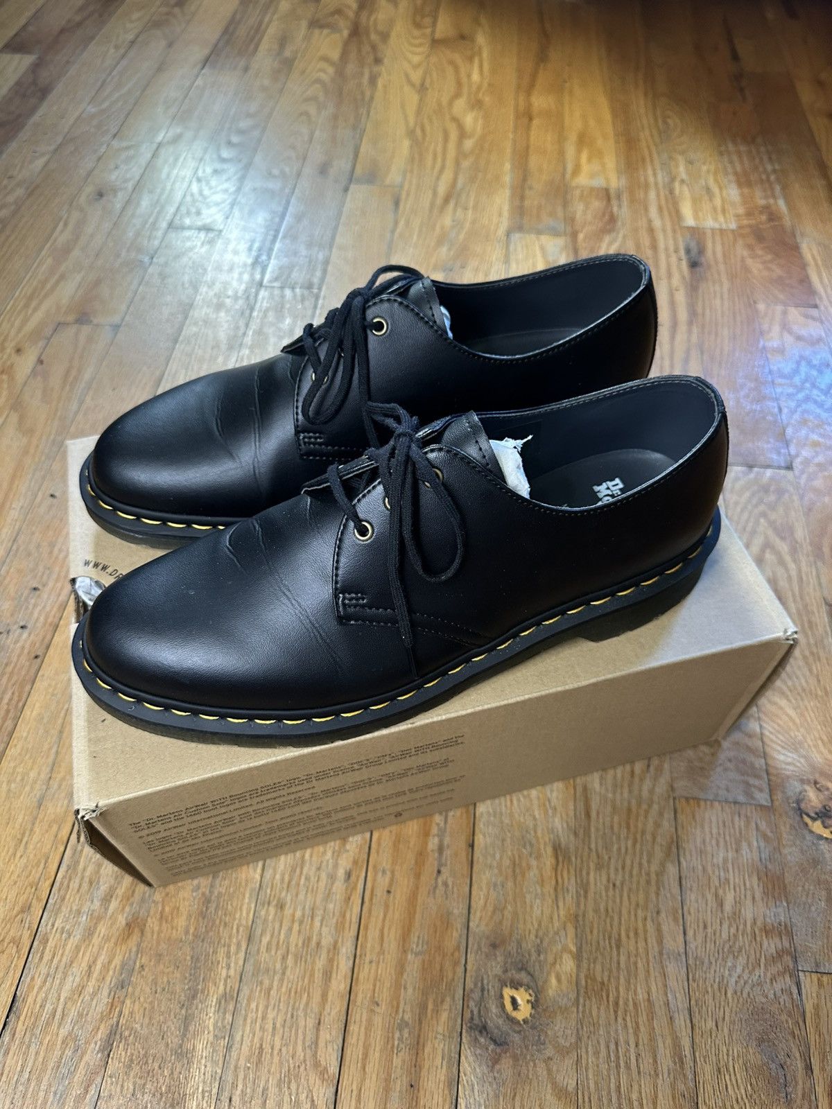 Dr. Martens 1461 Smooth Leather Oxford Shoes Size US 11 / EU 44 - 1 Thumbnail