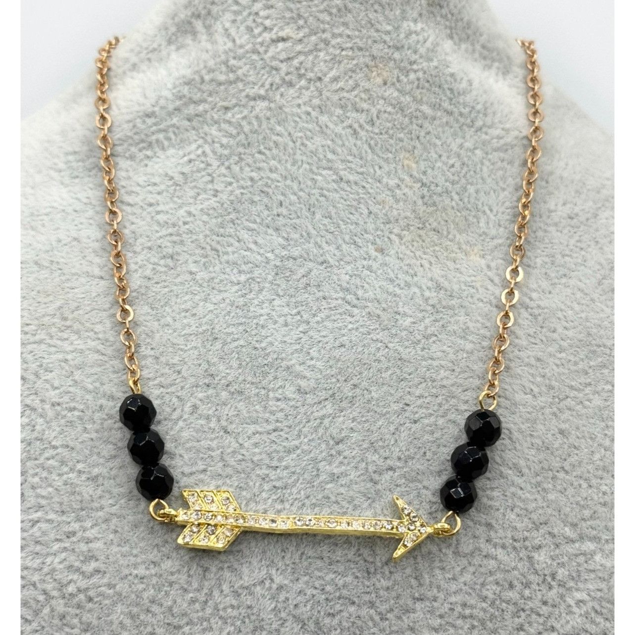 Vintage Vintage rhinestone arrow black semi precious bead necklace Size ONE SIZE - 1 Thumbnail