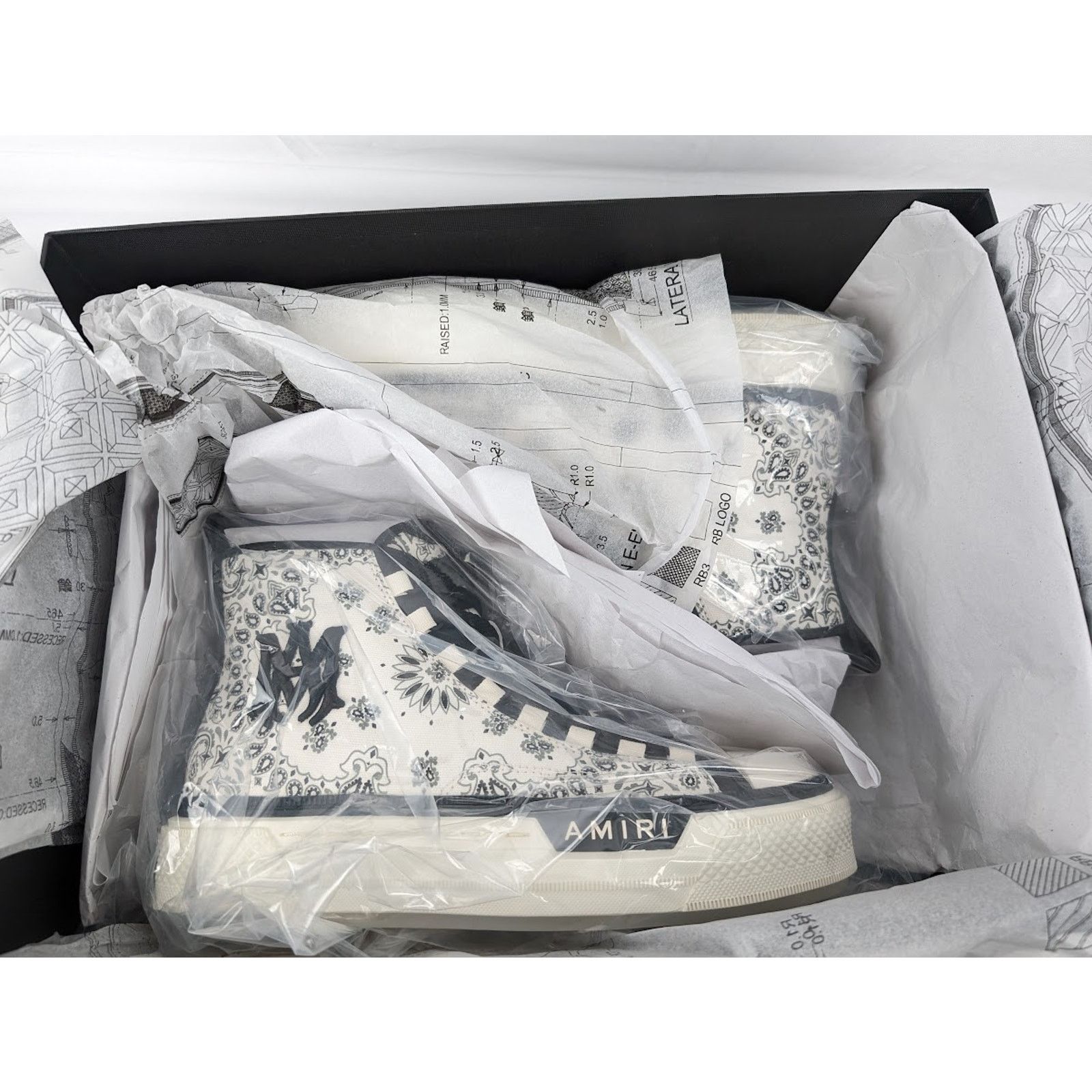 Amiri o1rshd1 Bandana MA Court High Sneakers in White/Black Size US 13 / EU 46 - 19 Thumbnail