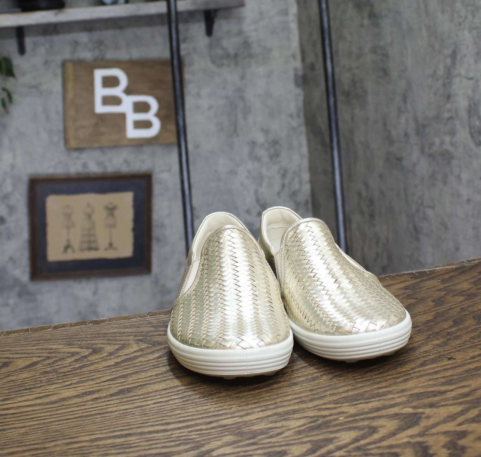 Ecco Ecco 7 Slip On 2.0 Sneaker White / Gold Eur 38 (us 7-7.5) Size US 7 / IT 37 - 3 Thumbnail