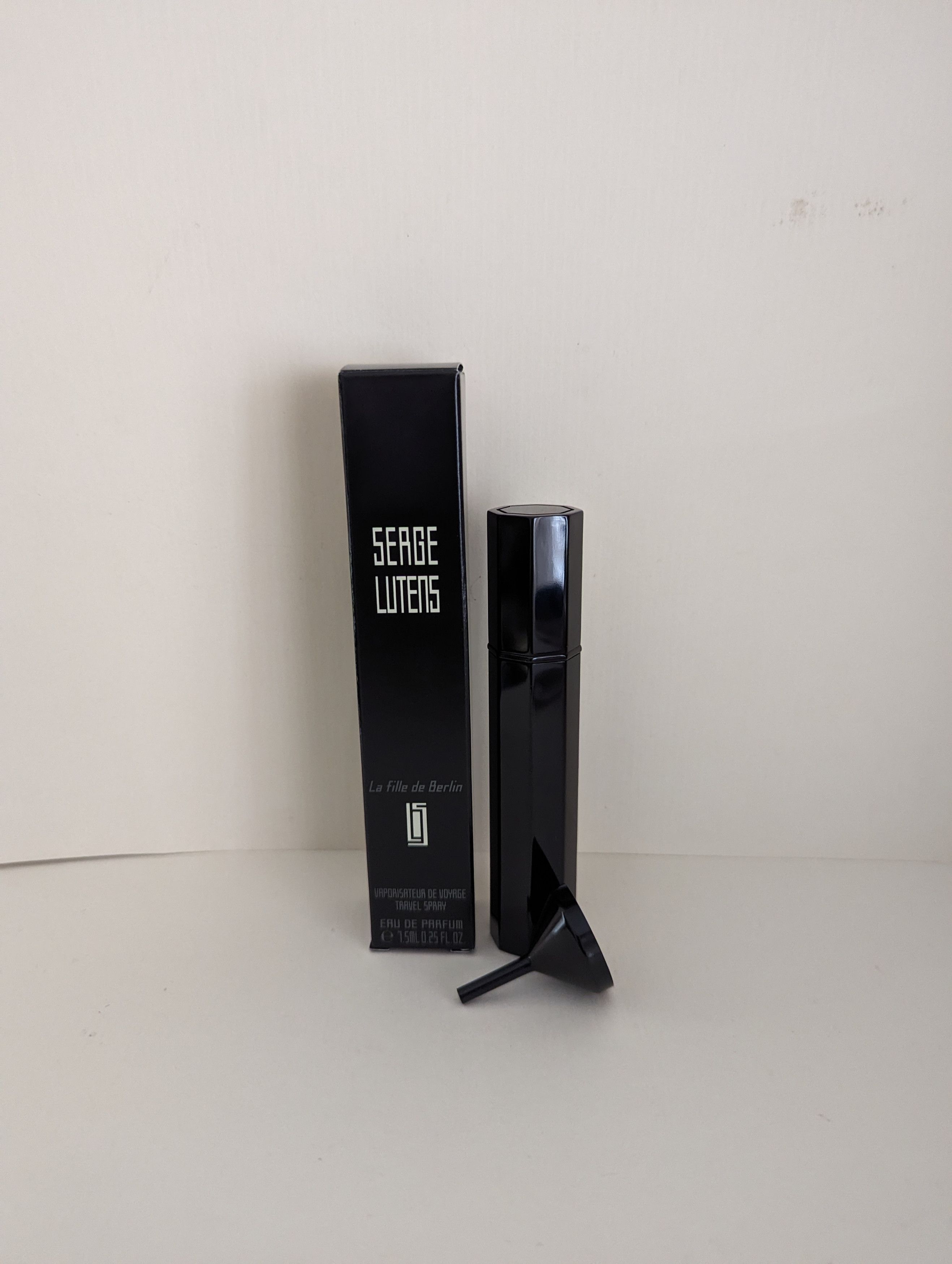 Vintage Serge Lutens La Fille De Berlin EDP Travel Spray Size ONE SIZE - 1 Thumbnail