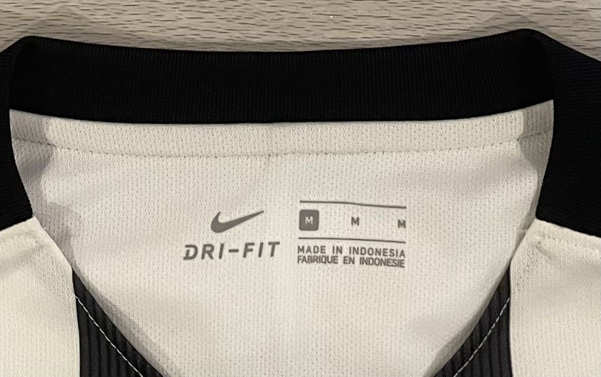 Nike Nike 2016/17 Eintracht Frankfurt Soccer Jersey Men’s Medium Size US M / EU 48-50 / 2 - 5 Thumbnail