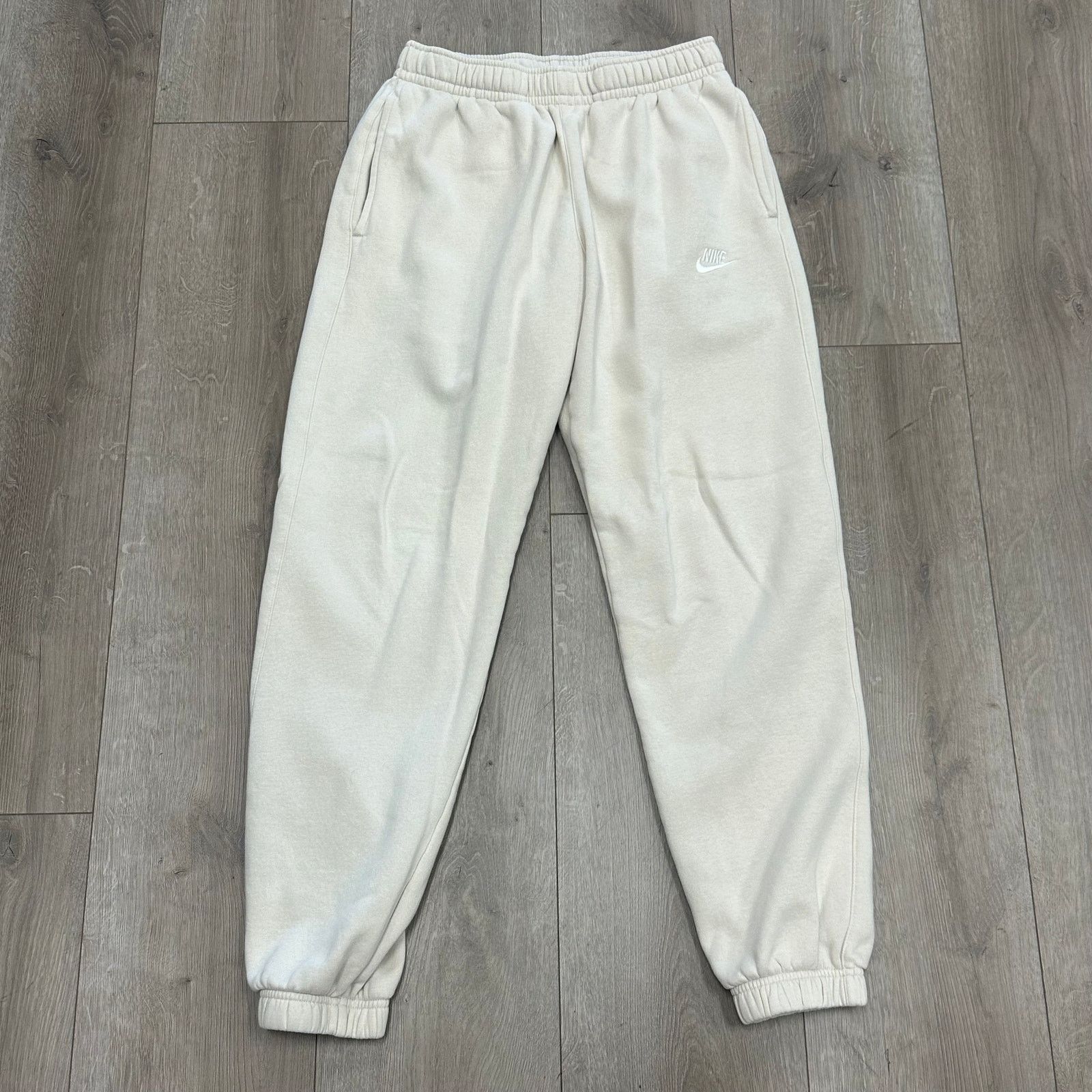Nike Nike Sportswear Club Fleece joggers Sweatpants size Small S Size US 30 / EU 46 - 1 Thumbnail