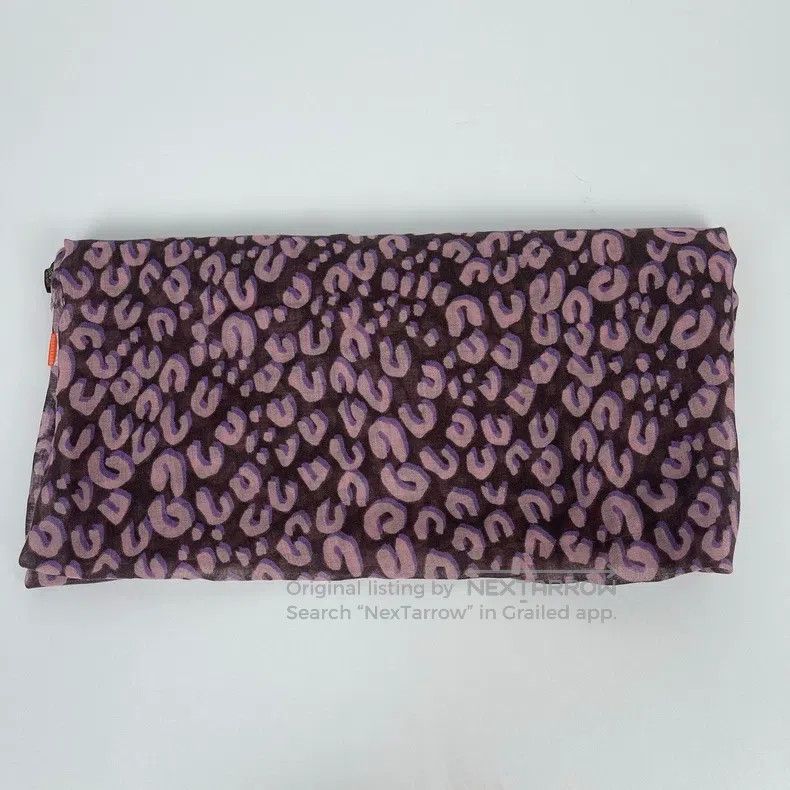 Louis Vuitton Louis Vuitton Leopard print cashmere scarf Size ONE SIZE - 2 Thumbnail