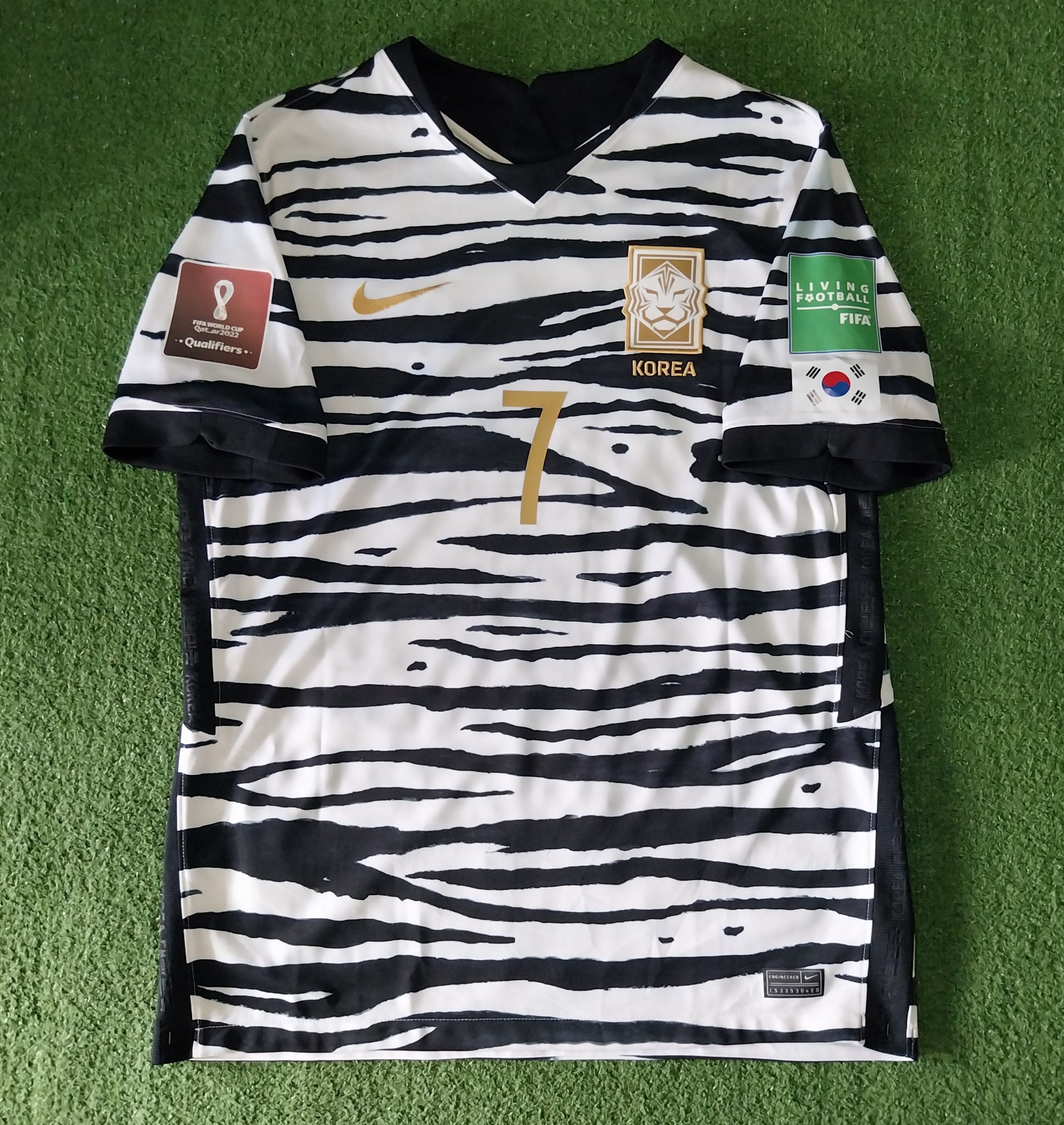 Nike South korea 2020 son heung min jersey football Size US XL / EU 56 / 4 - 1 Thumbnail
