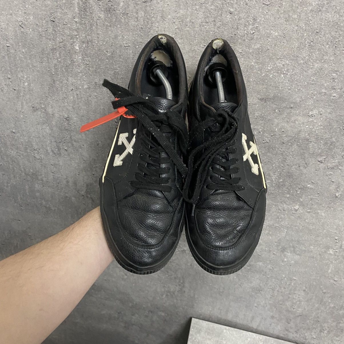 Off-White Off White Vulcanized Leather Arrows Low Top Black Sneakers Size US 11 / EU 44 - 5 Thumbnail
