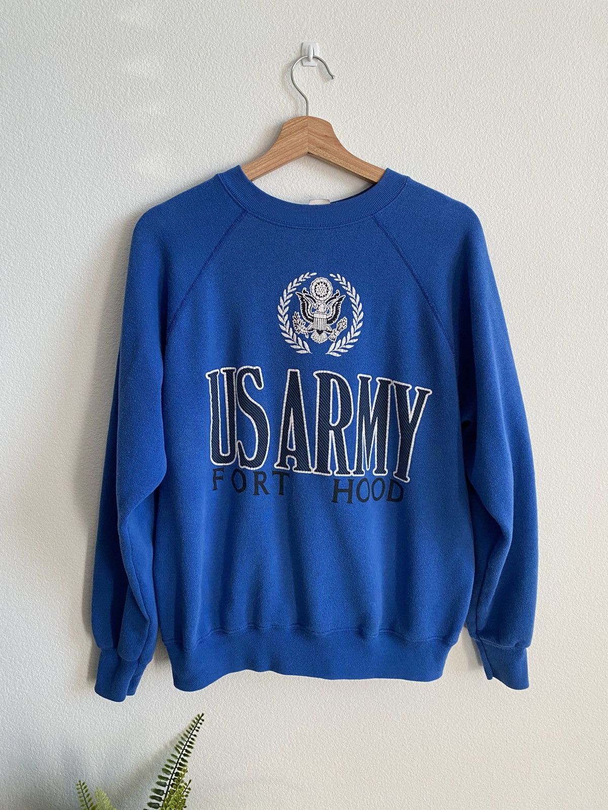 Vintage Vintage 90s US Army Fort Hood Military Sweatshirt Size US M / EU 48-50 / 2 - 1 Thumbnail