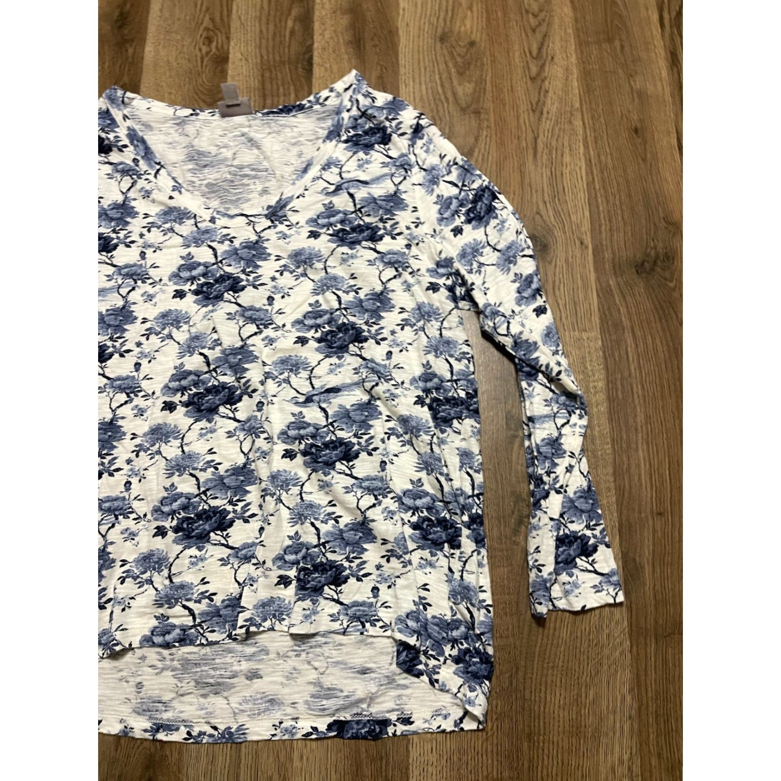 J. Jill J. Jill Shirt Womens Size Large Blue White Floral Long Sleeve T-Shirt Pullover Casual Modern Regular Basic Shirt Womens L Blue Floral Long Sleeve Size L / US 10 / IT 46 - 4 Thumbnail