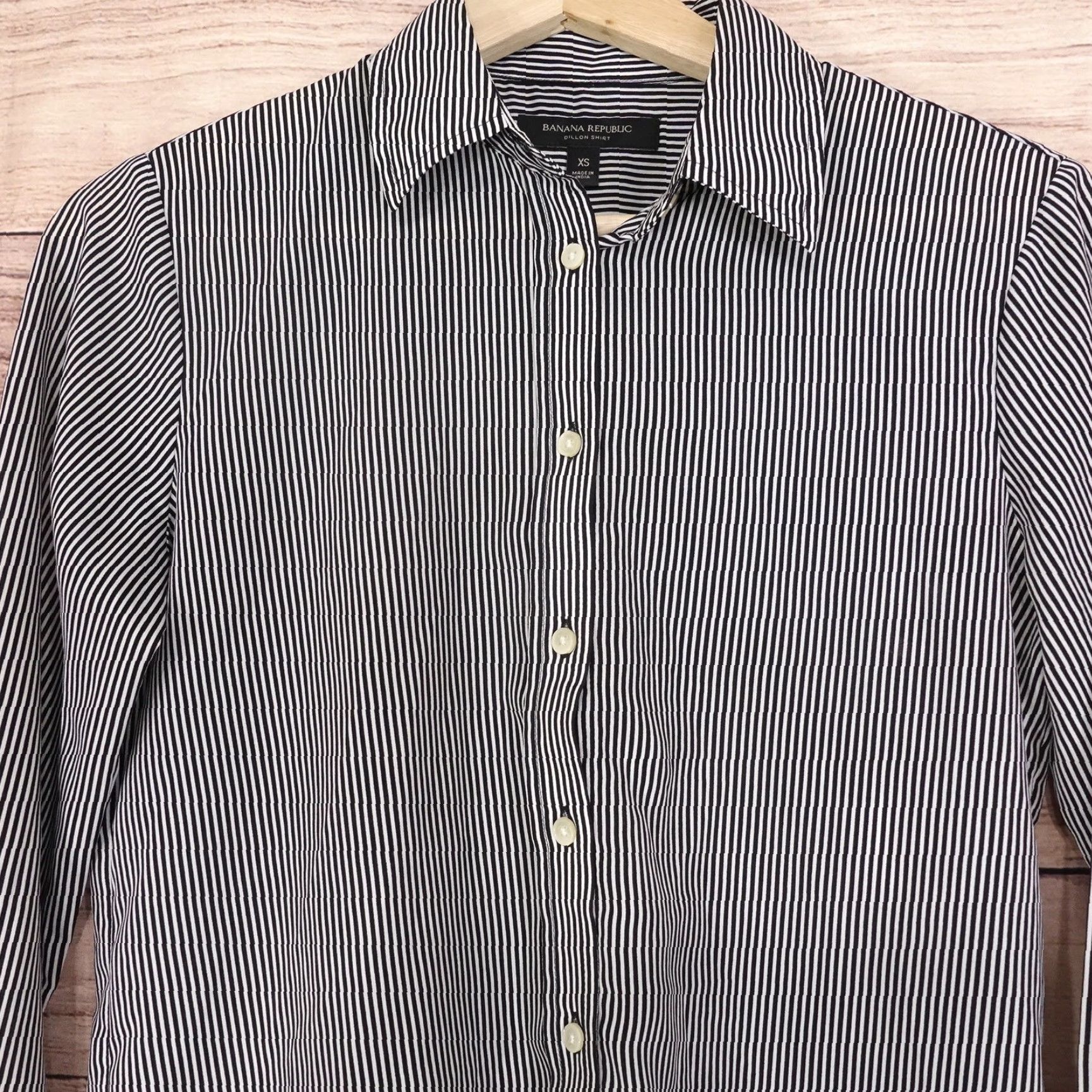 Banana Republic Banana Republic Shirt Womens XS Black White Striped Dillon Button Up -V1 Size XS / US 0-2 / IT 36-38 - 2 Thumbnail
