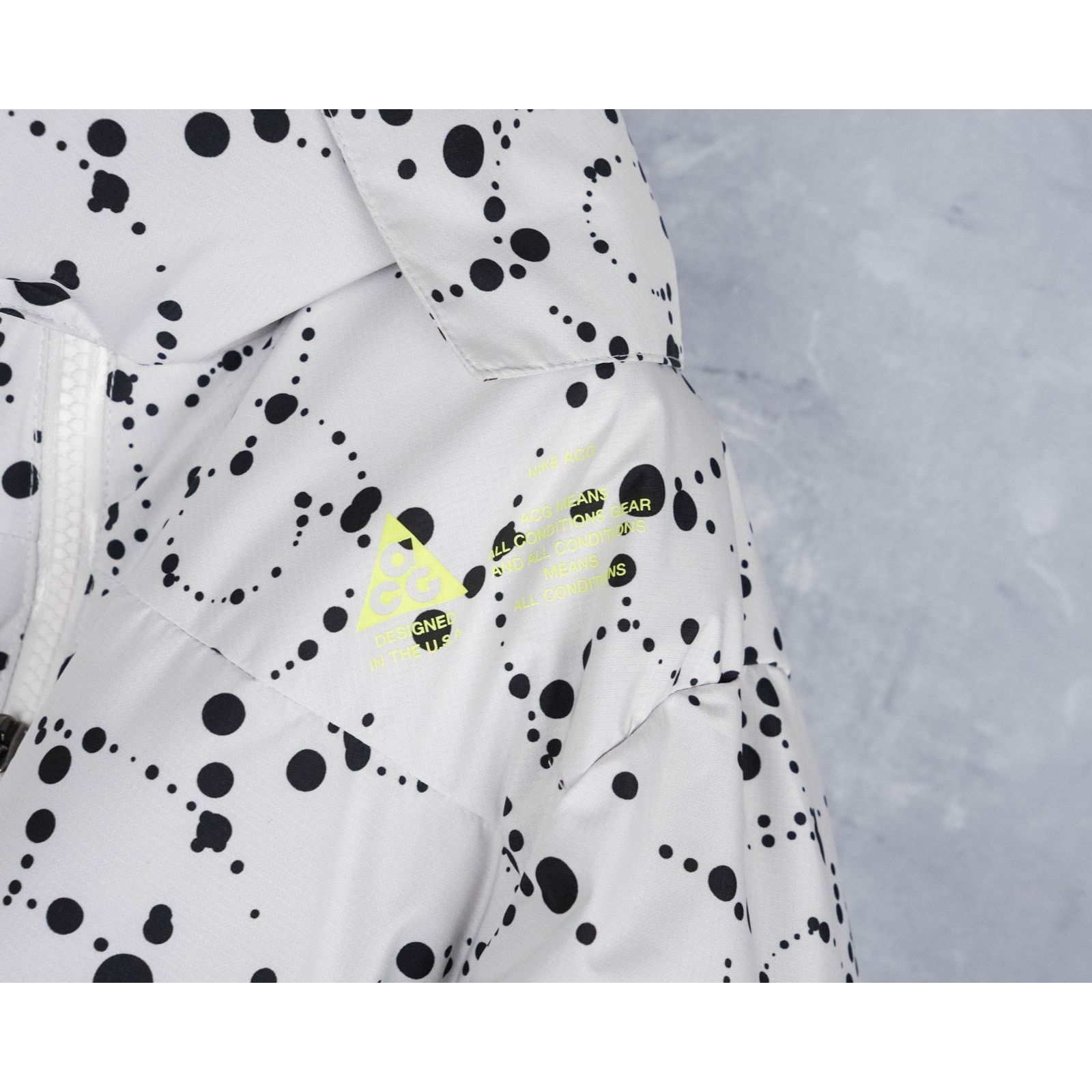 Nike ACG Nike acg white splatter tech winter goose down puffer jacket Size US L / EU 52-54 / 3 - 10 Thumbnail