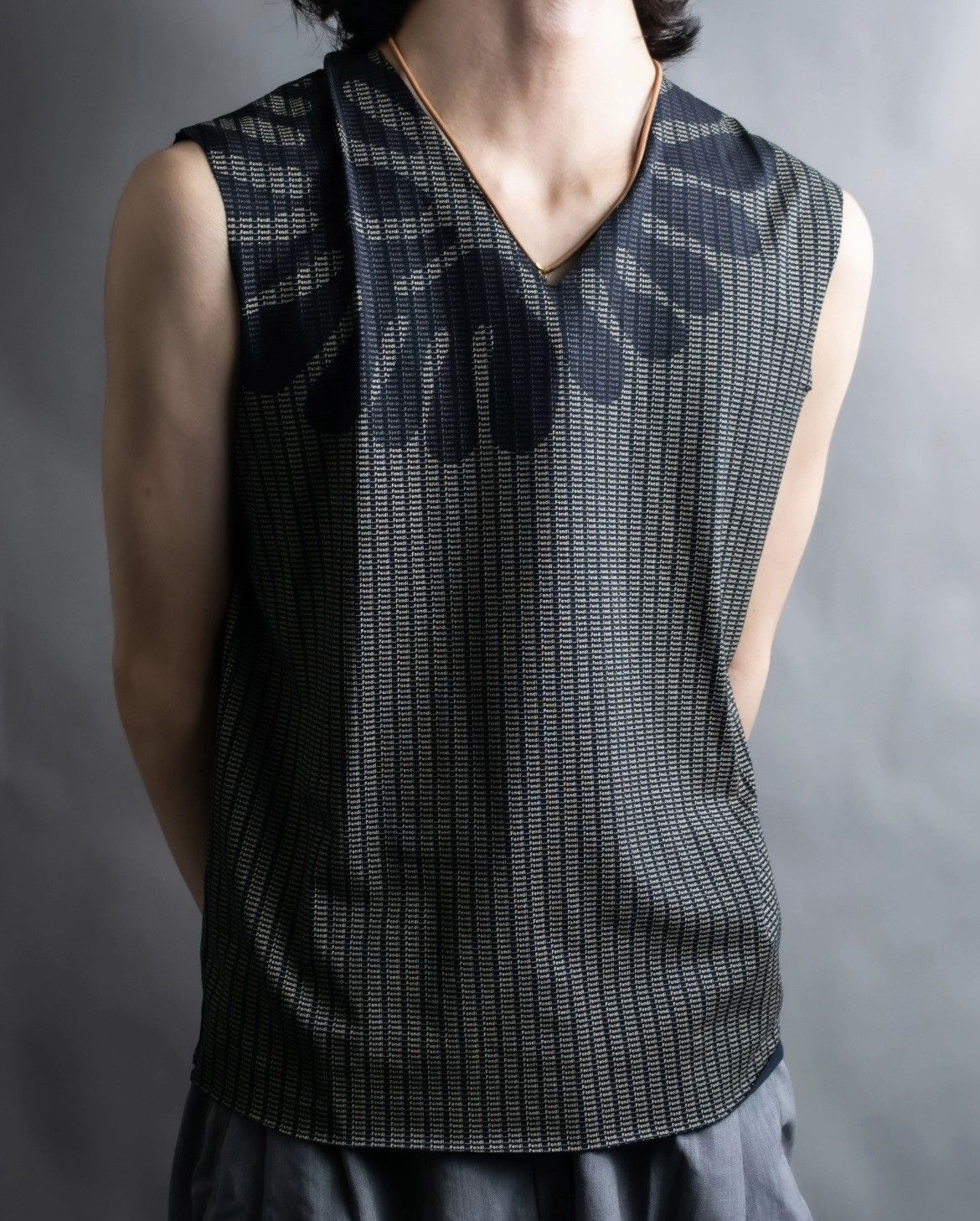 Fendi Fendi Logo Print V Neck Sleeveless Tops Size US XS / EU 42 / 0 - 1 Thumbnail