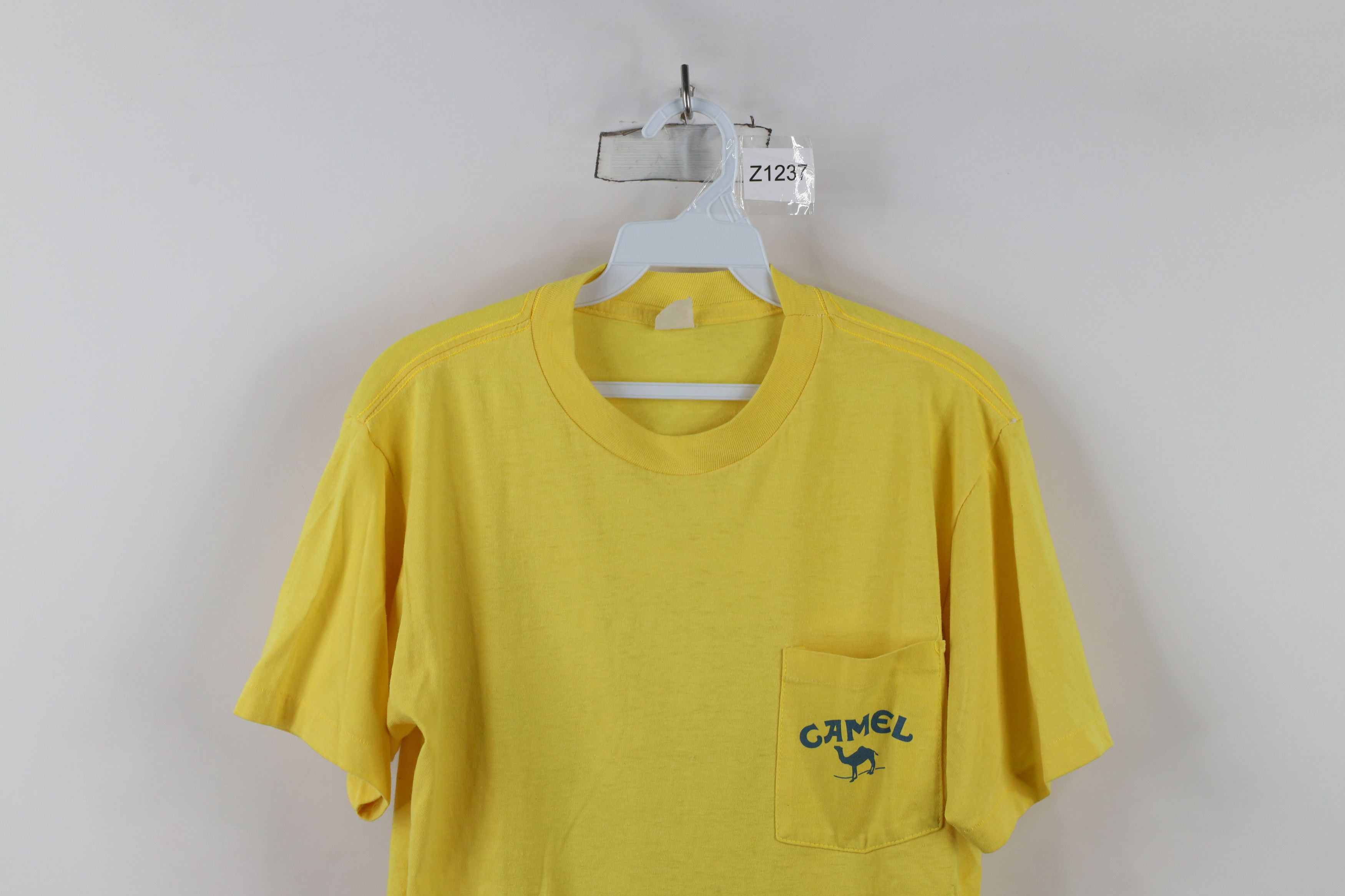Vintage Vintage 90s Camel Cigarettes Spell Pocket T-Shirt Thin USA Size US L / EU 52-54 / 3 - 2 Thumbnail