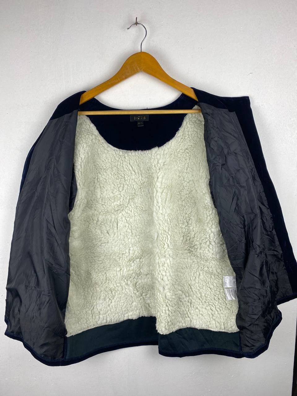 Japanese Brand japanese brand velvet jacket sherpa lining nice design Size US L / EU 52-54 / 3 - 5 Thumbnail