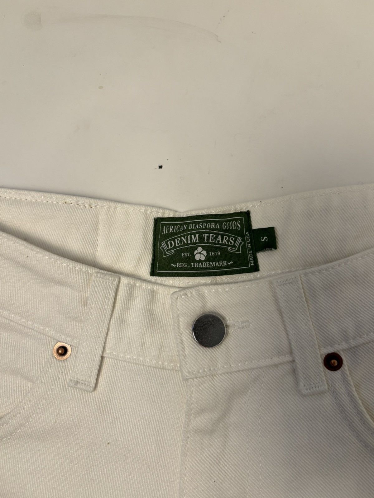 DENIM TEARS Denim Tears Cotton Wreath Denim Short -White Size US 30 / EU 46 - 3 Thumbnail